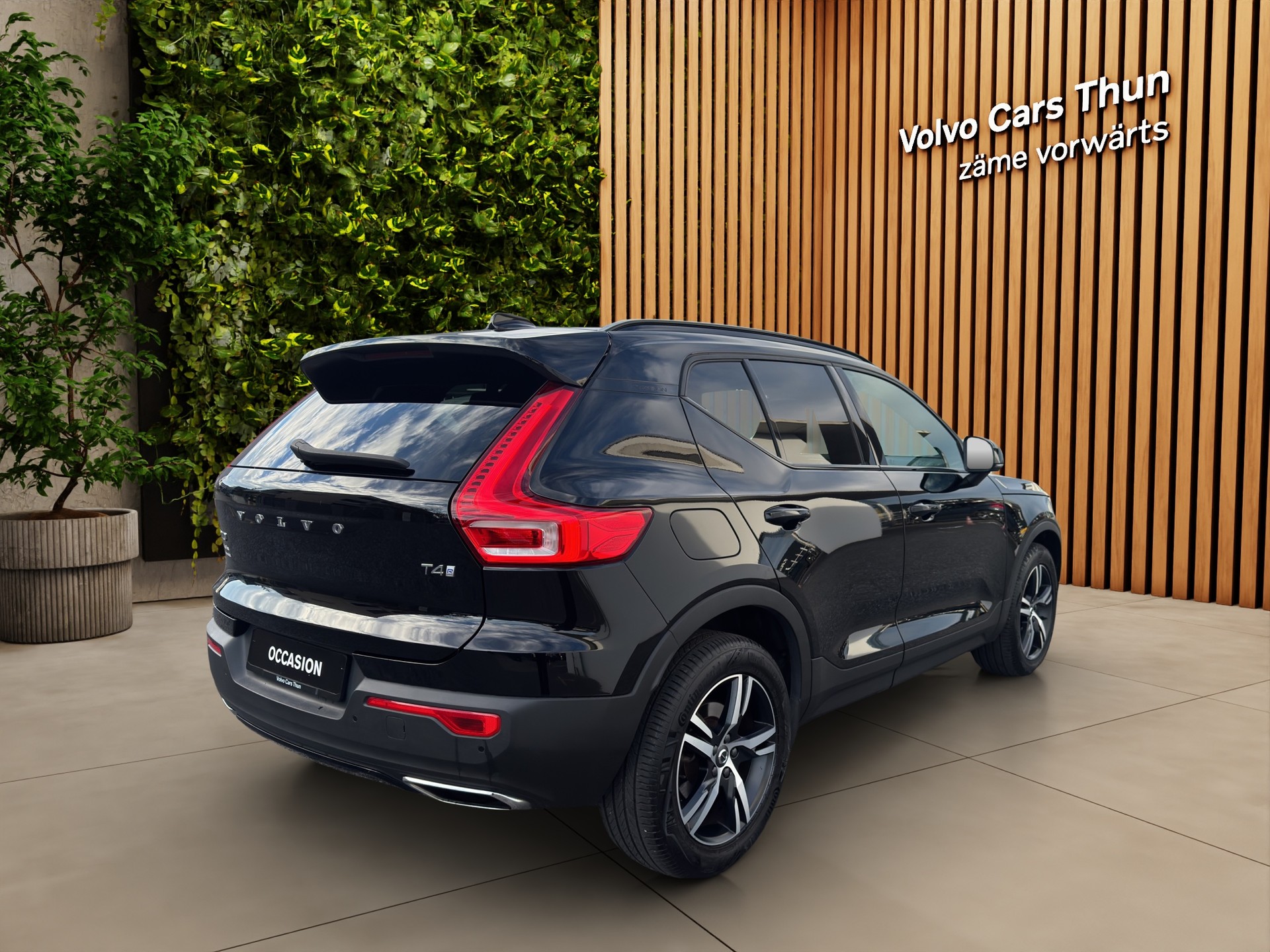 VOLVO XC40 2.0 T4 R-Design-image-5