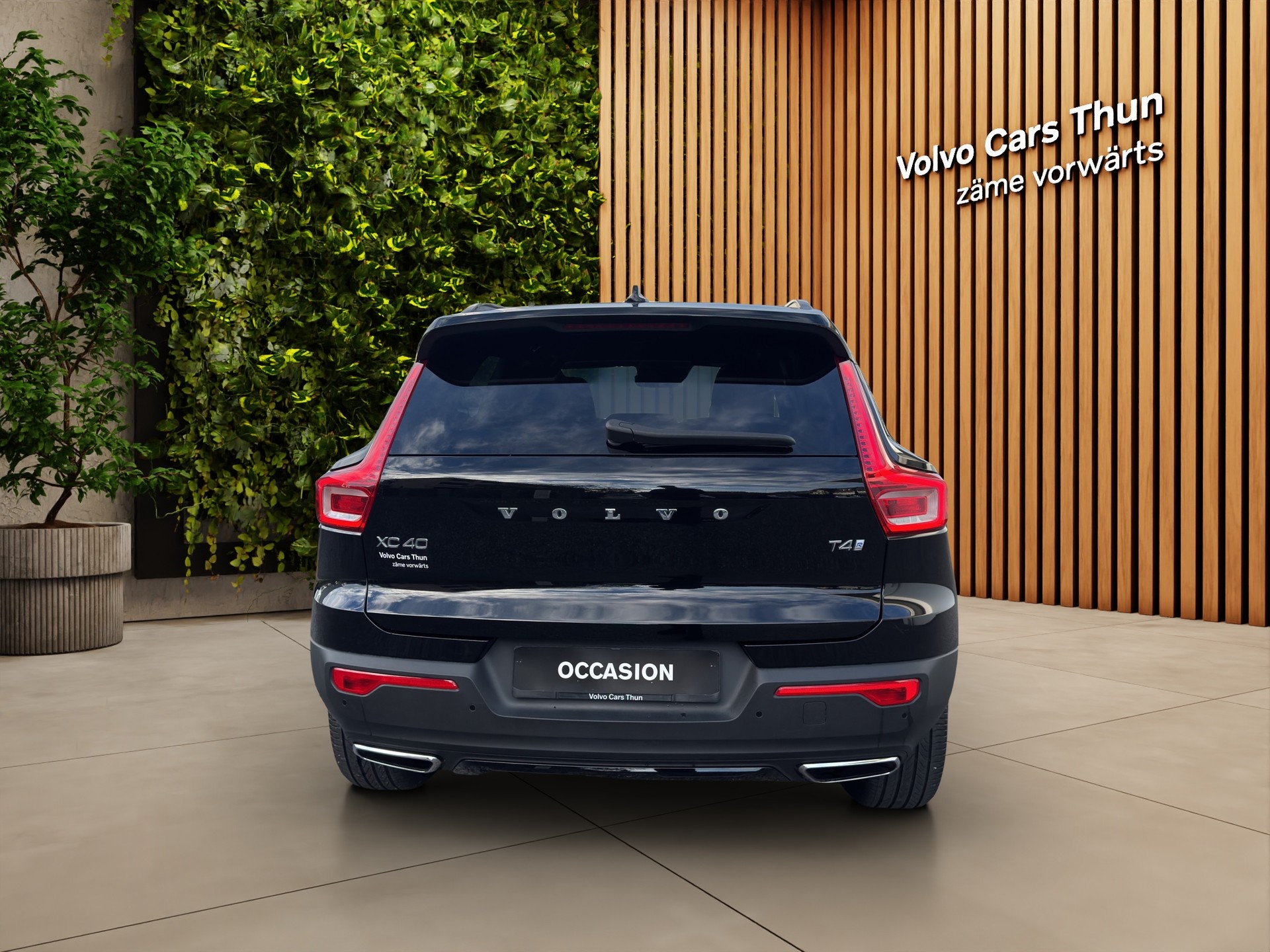 VOLVO XC40 2.0 T4 R-Design-image-6