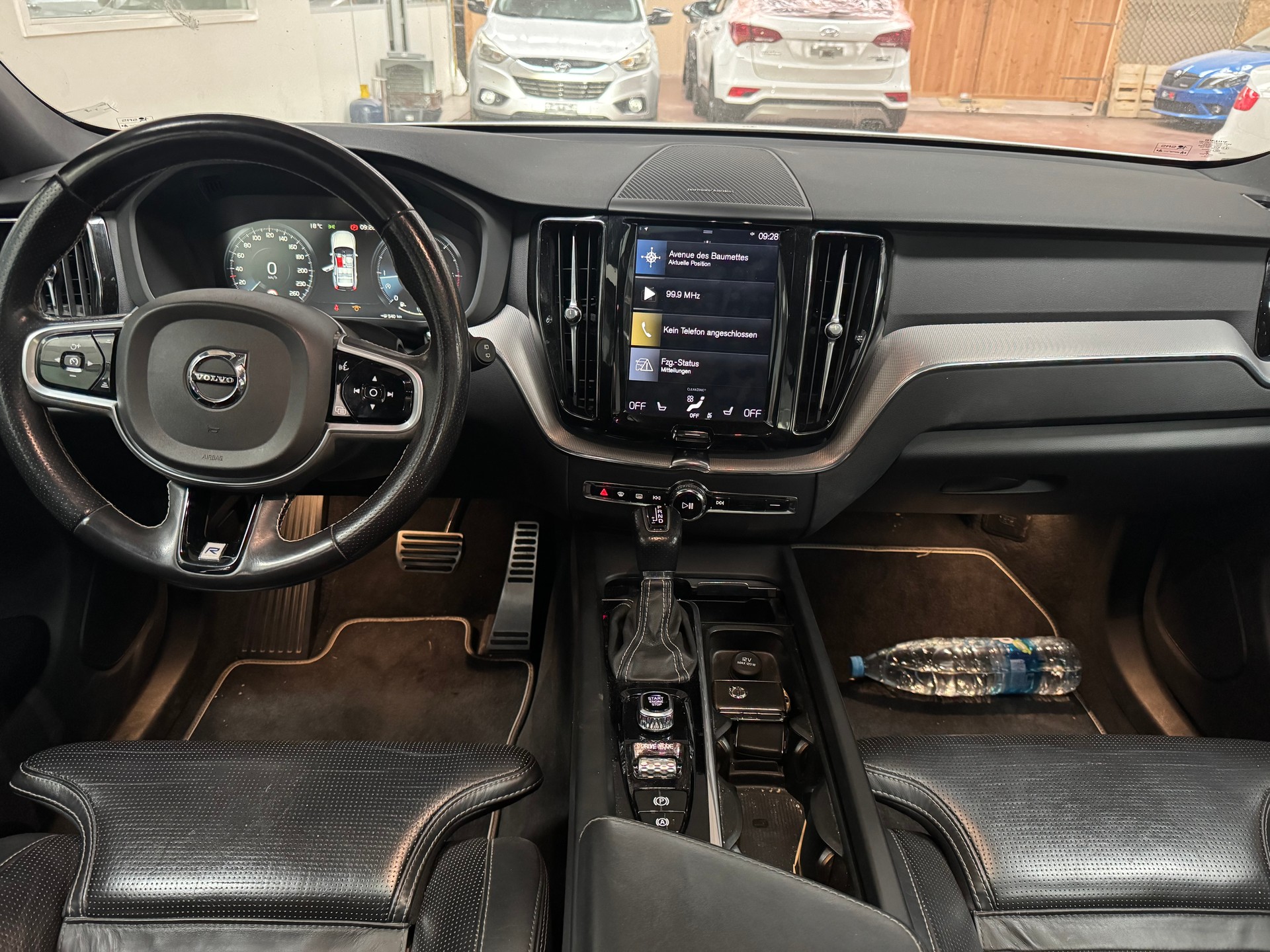 VOLVO XC90 D4 FWD R-Design Geartronic-image-16