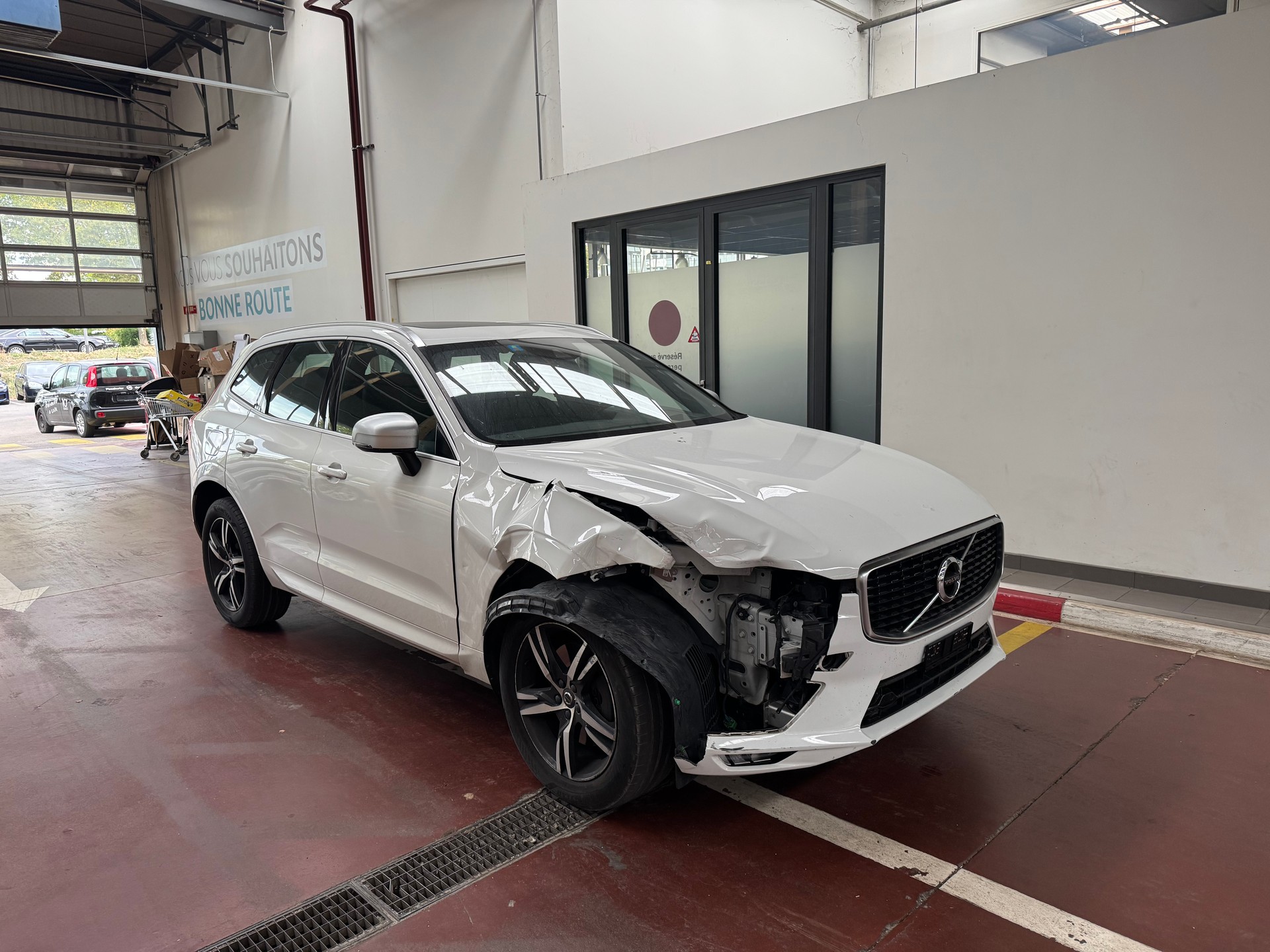 VOLVO XC90 D4 FWD R-Design Geartronic-showroom-element-1