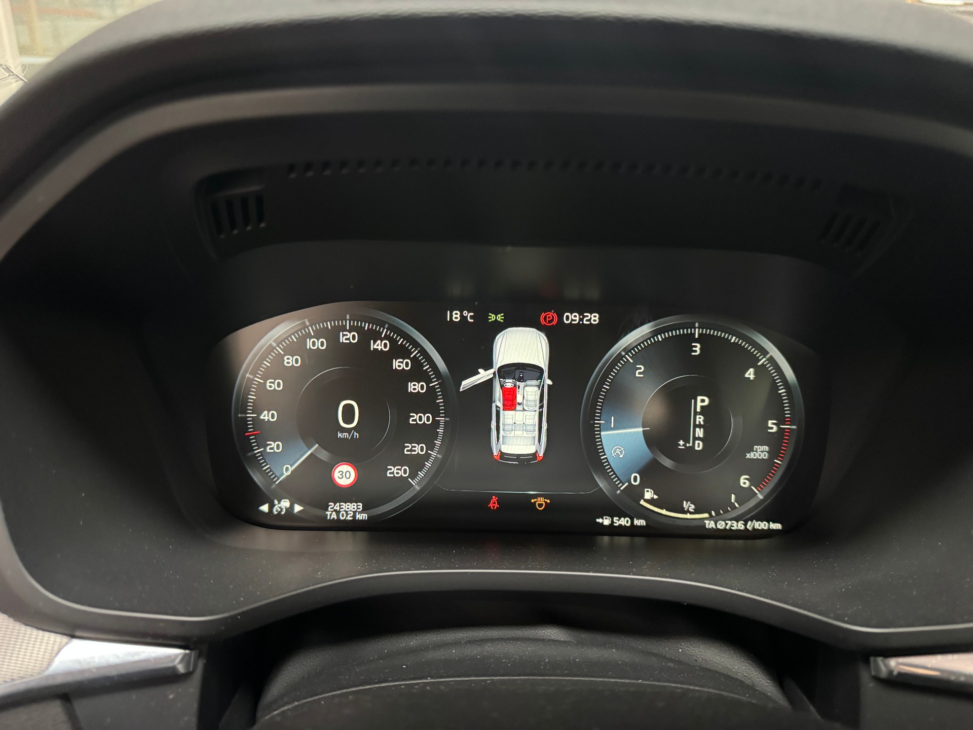 VOLVO XC90 D4 FWD R-Design Geartronic-image-17