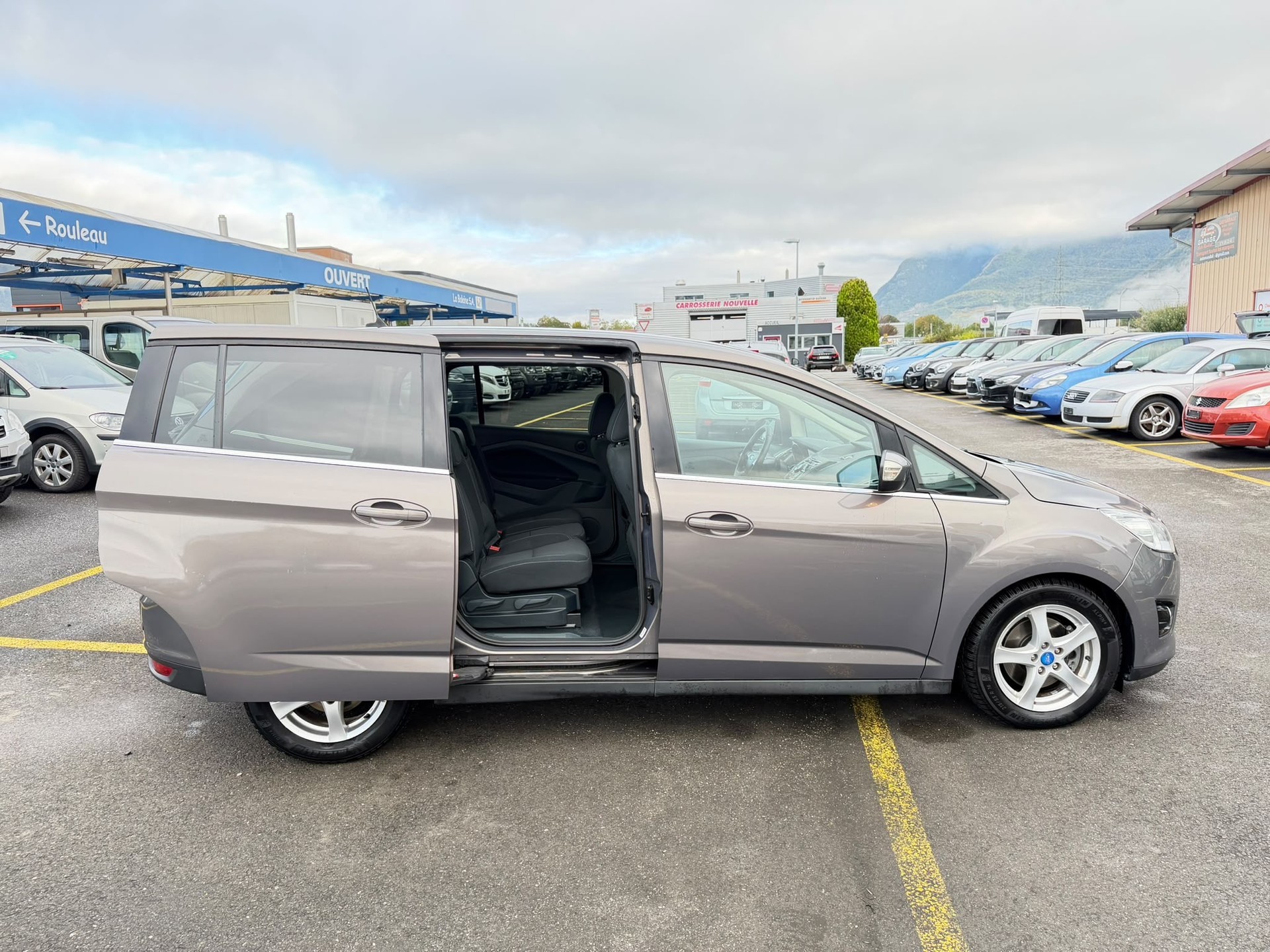 FORD Grand C-MAX-image-7