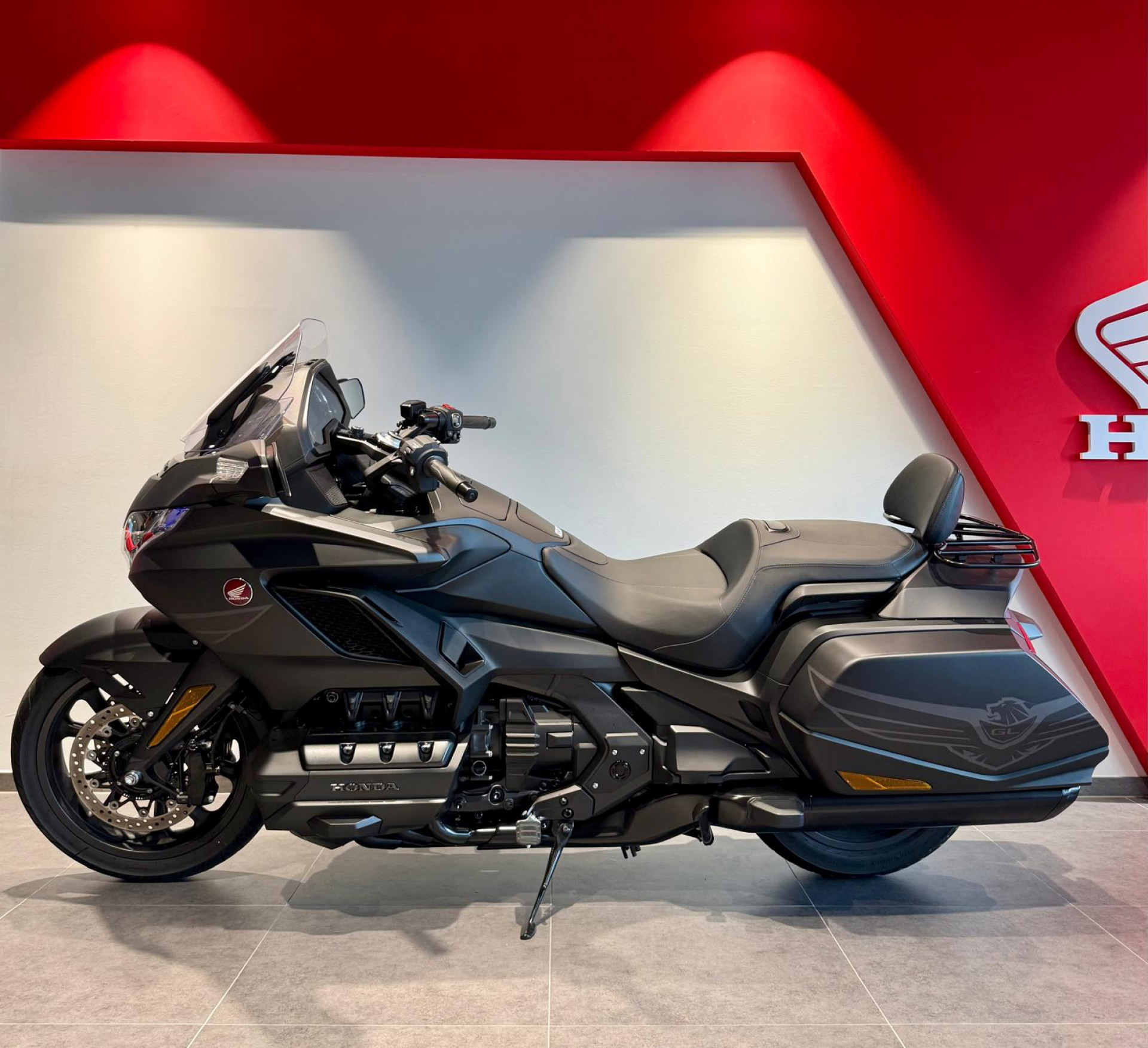 HONDA GL 1800 Gold Wing DCT 50th Anniversary-image-2
