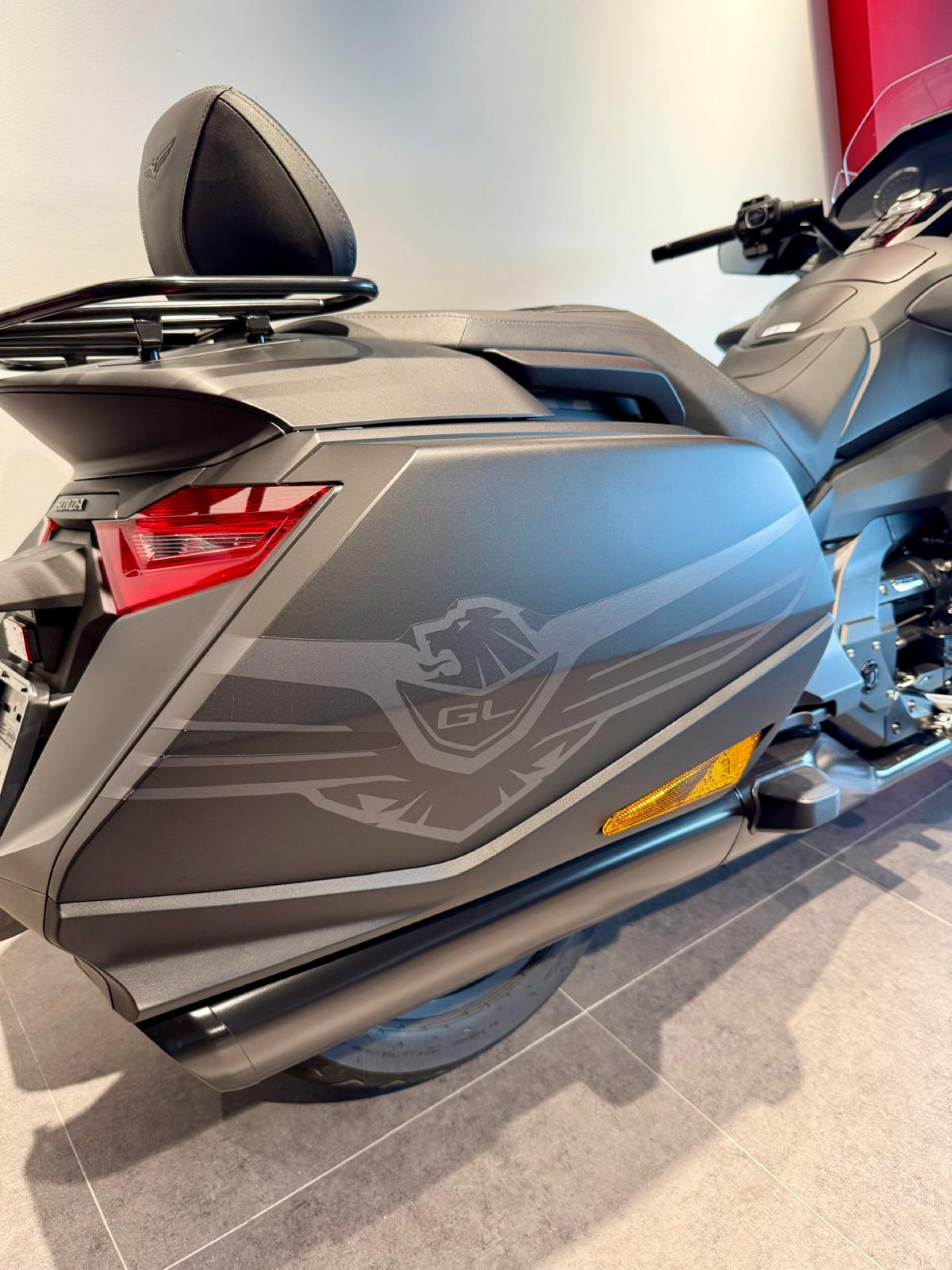 HONDA GL 1800 Gold Wing DCT 50th Anniversary-image-3