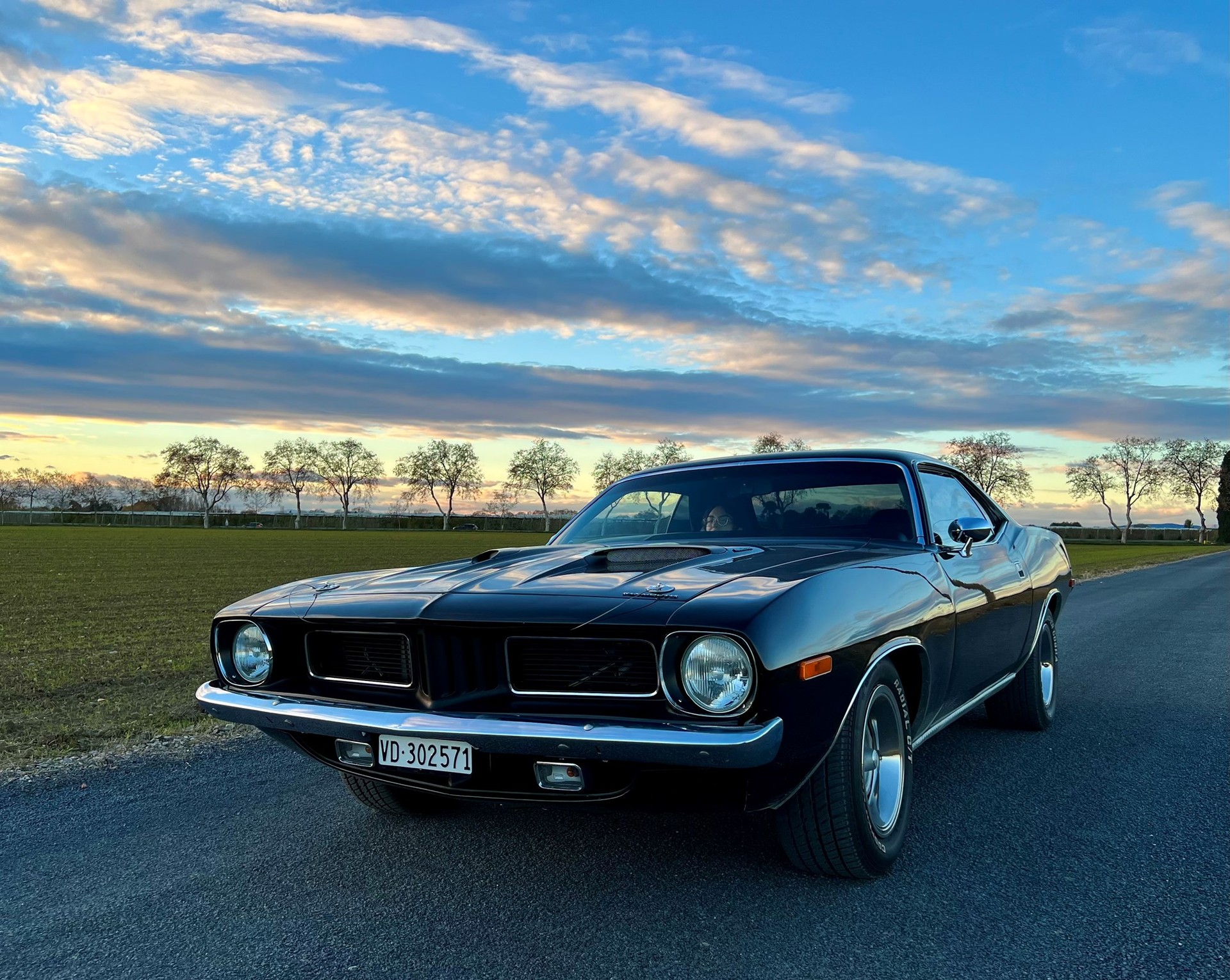 PLYMOUTH Cuda-image-3