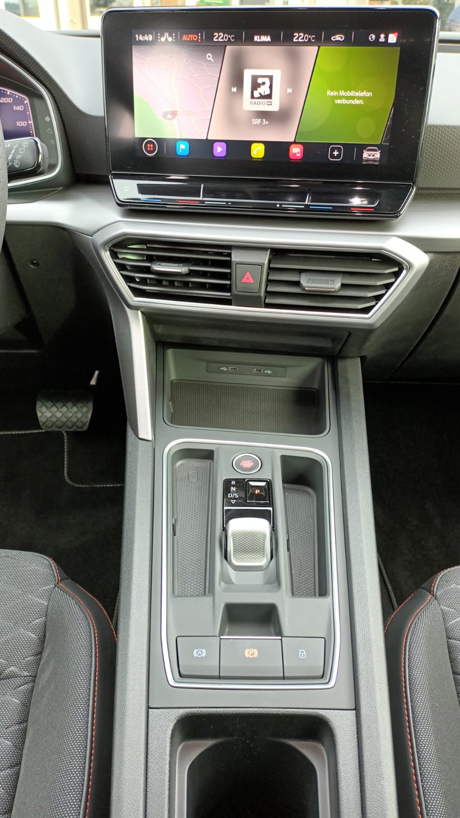 SEAT Leon 1.5 eTSI mHEV DSG FR-image-11