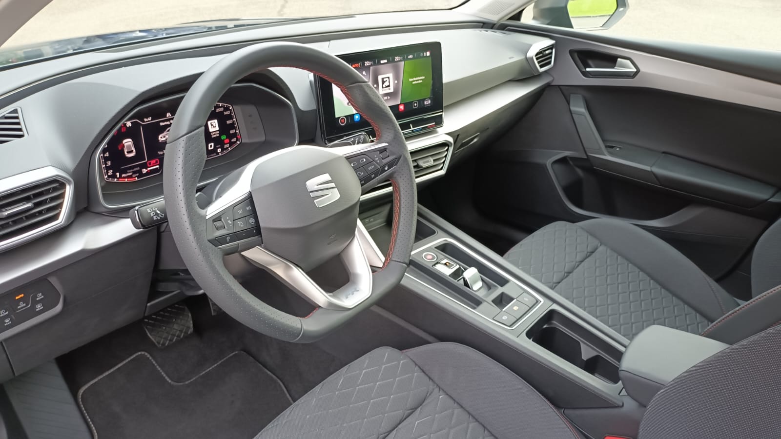 SEAT Leon 1.5 eTSI mHEV DSG FR-image-8