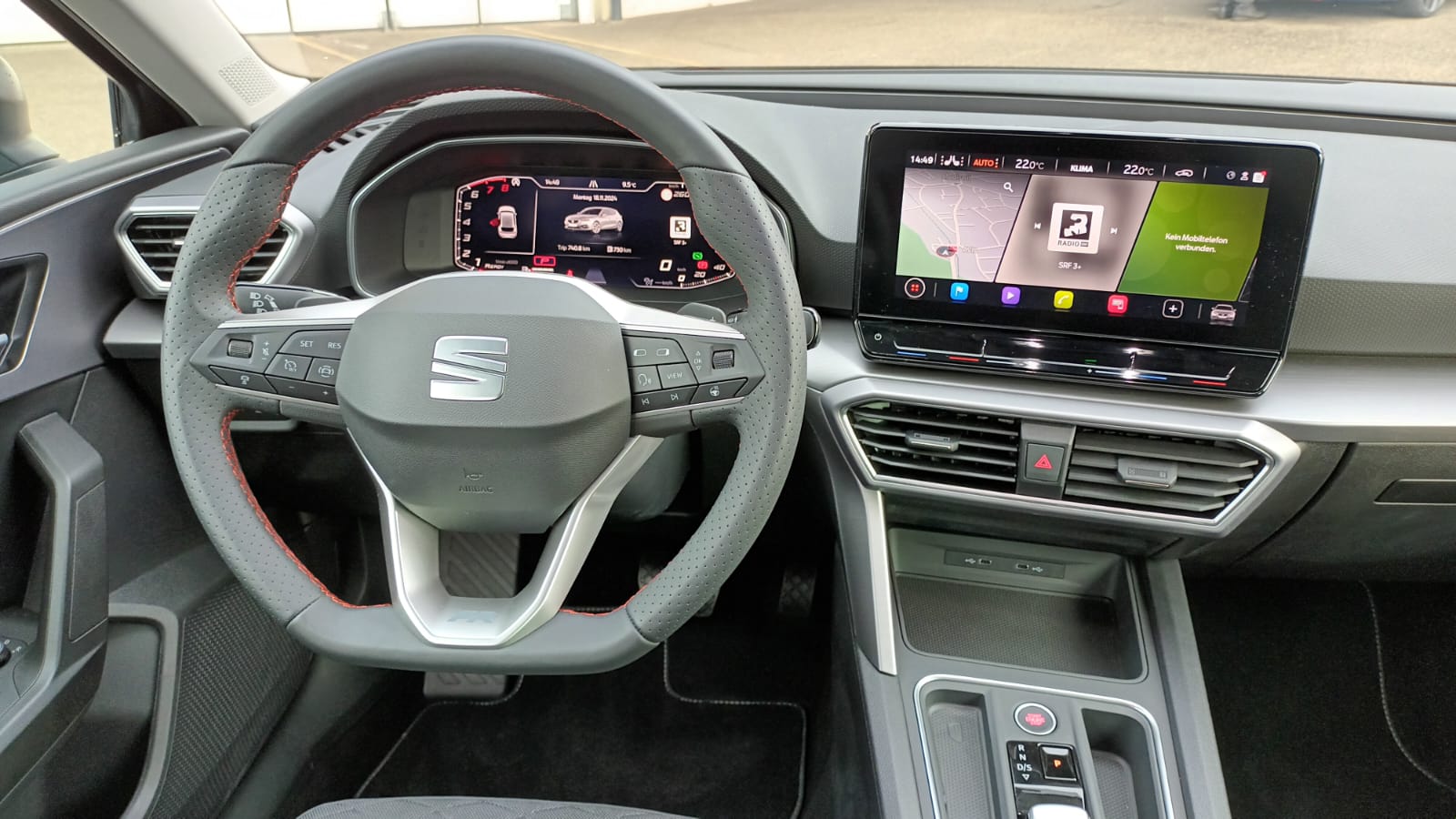 SEAT Leon 1.5 eTSI mHEV DSG FR-image-10