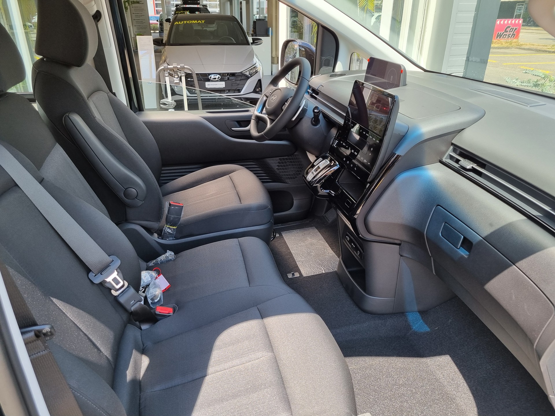 HYUNDAI Staria Wagon 1.6 T-GDi HEV Amplia A-image-10