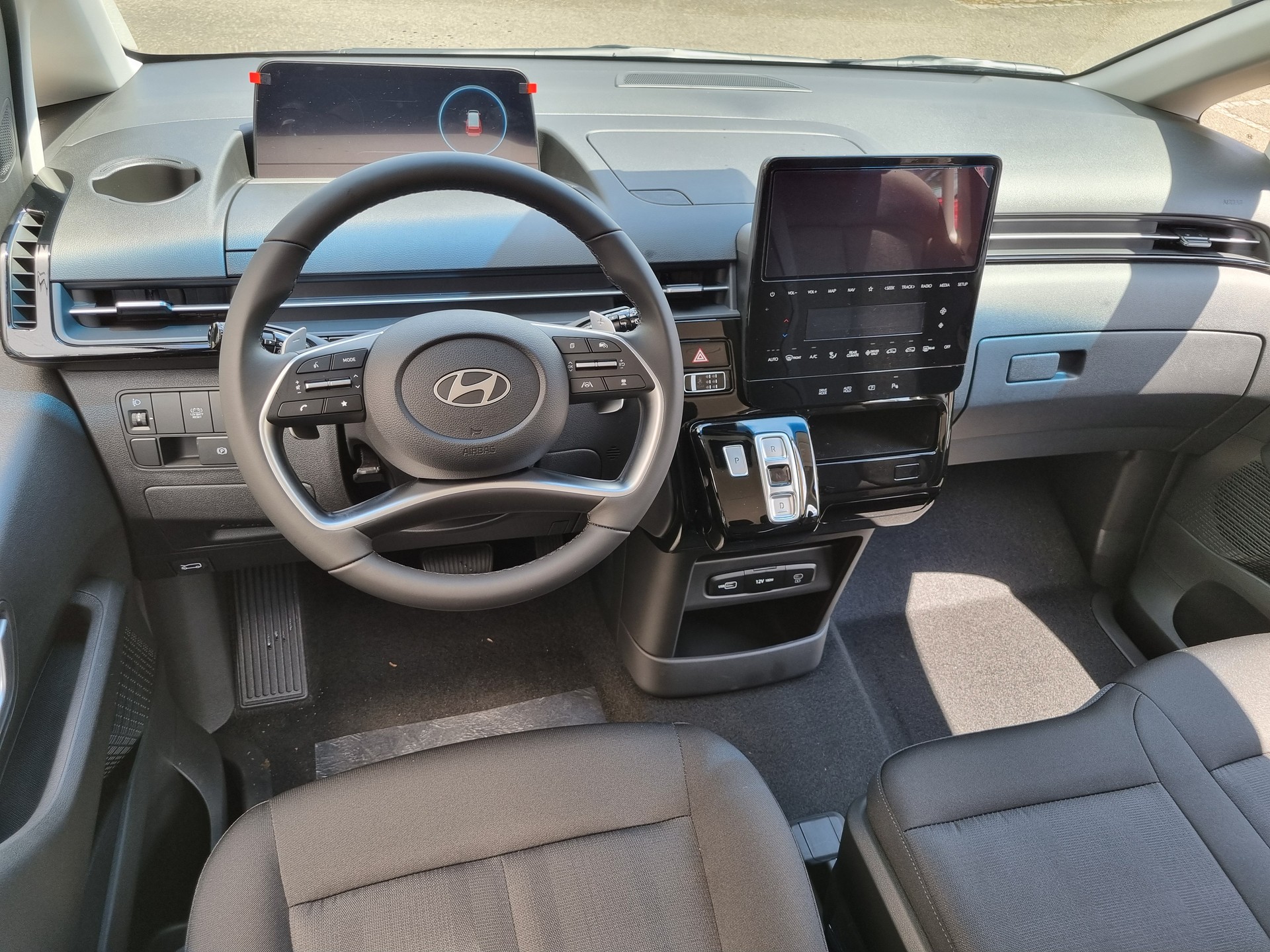 HYUNDAI Staria Wagon 1.6 T-GDi HEV Amplia A-image-12