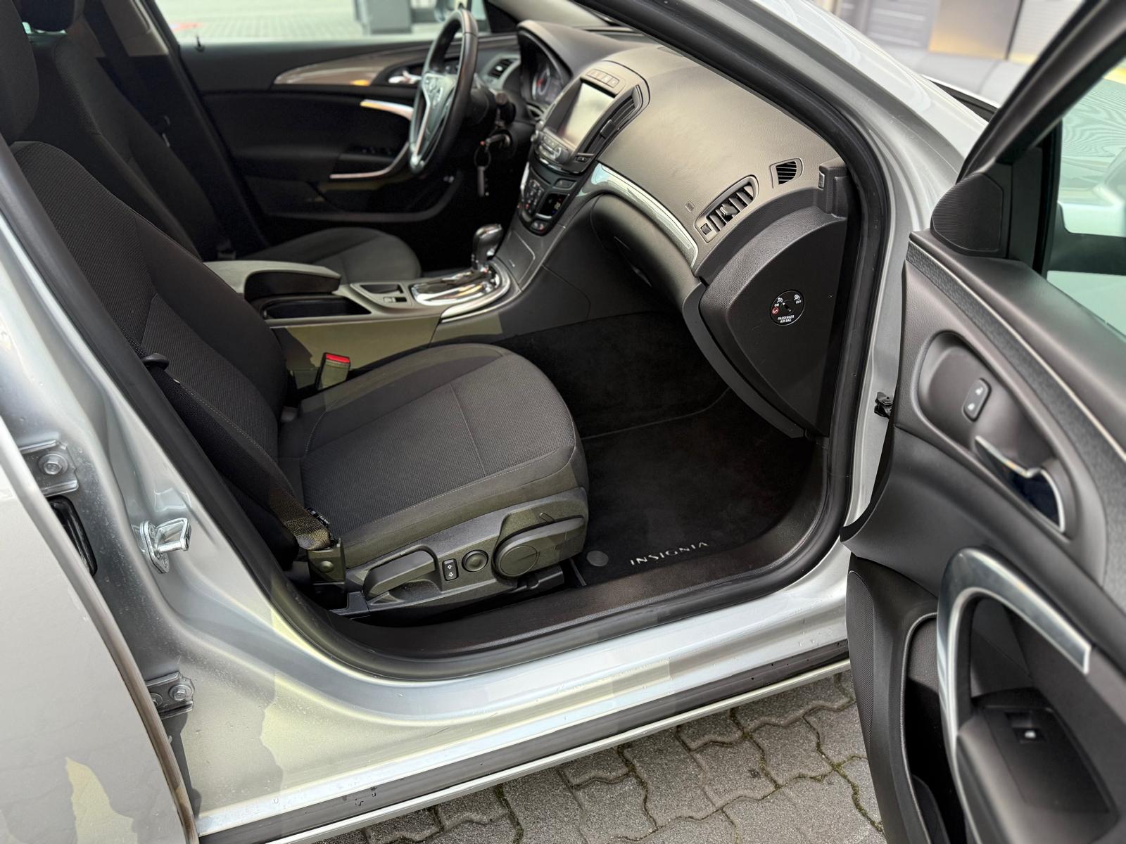 OPEL Insignia 1.6 Turbo Edition Automatic-image-15