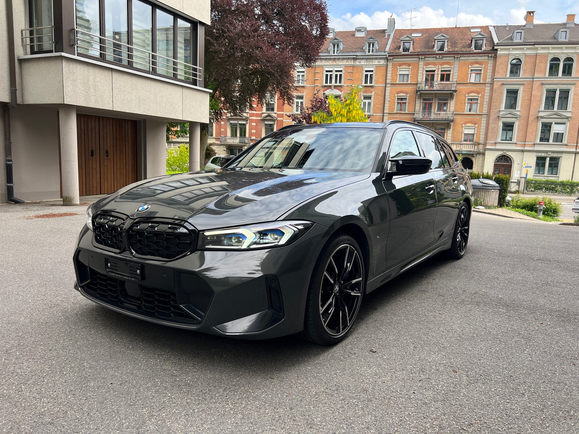BMW M340i xDrive, Neuwagen Anschlussgarantie bis 01.28, Standheizung, H&K, Vollaustattung-image-1