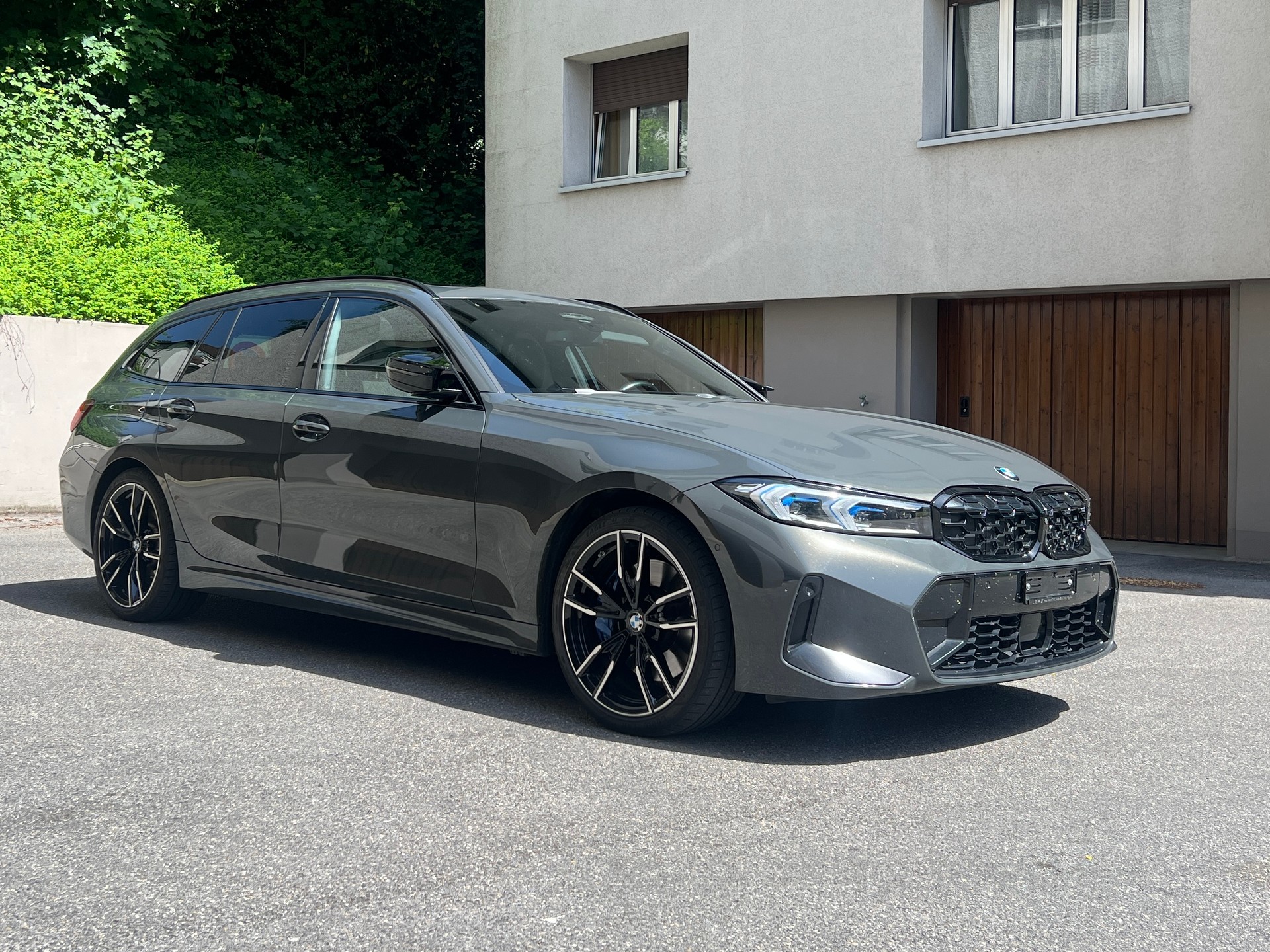 BMW M340i xDrive, Neuwagen Anschlussgarantie bis 01.28, Standheizung, H&K, Vollaustattung-image-2