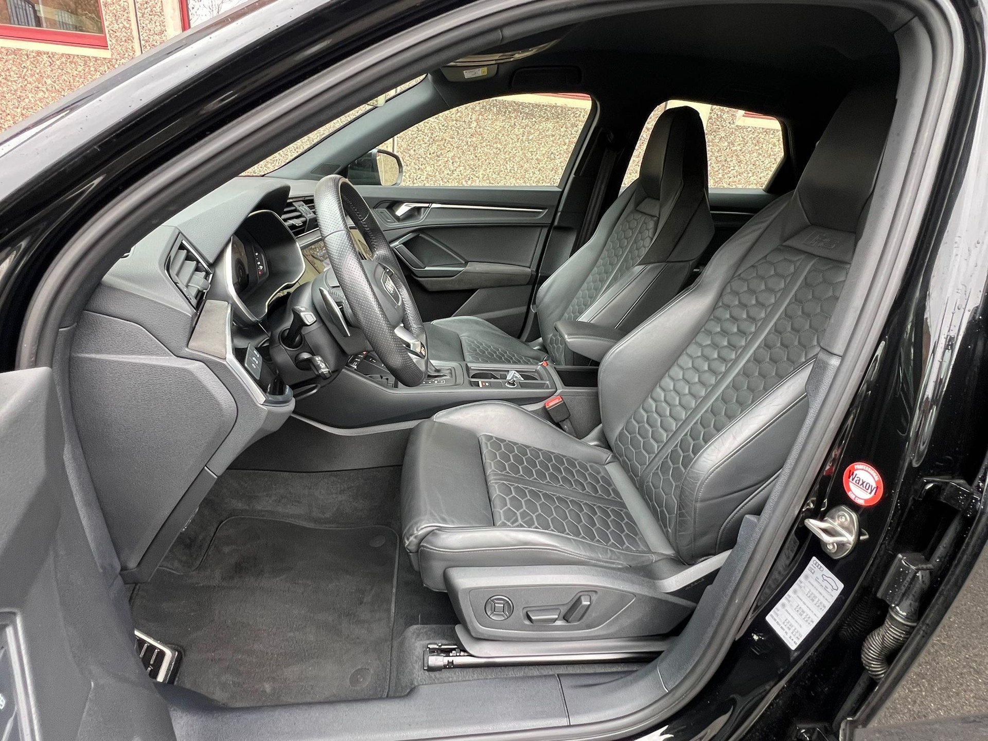 AUDI RS Q3 Sportback quattro S tronic-image-10