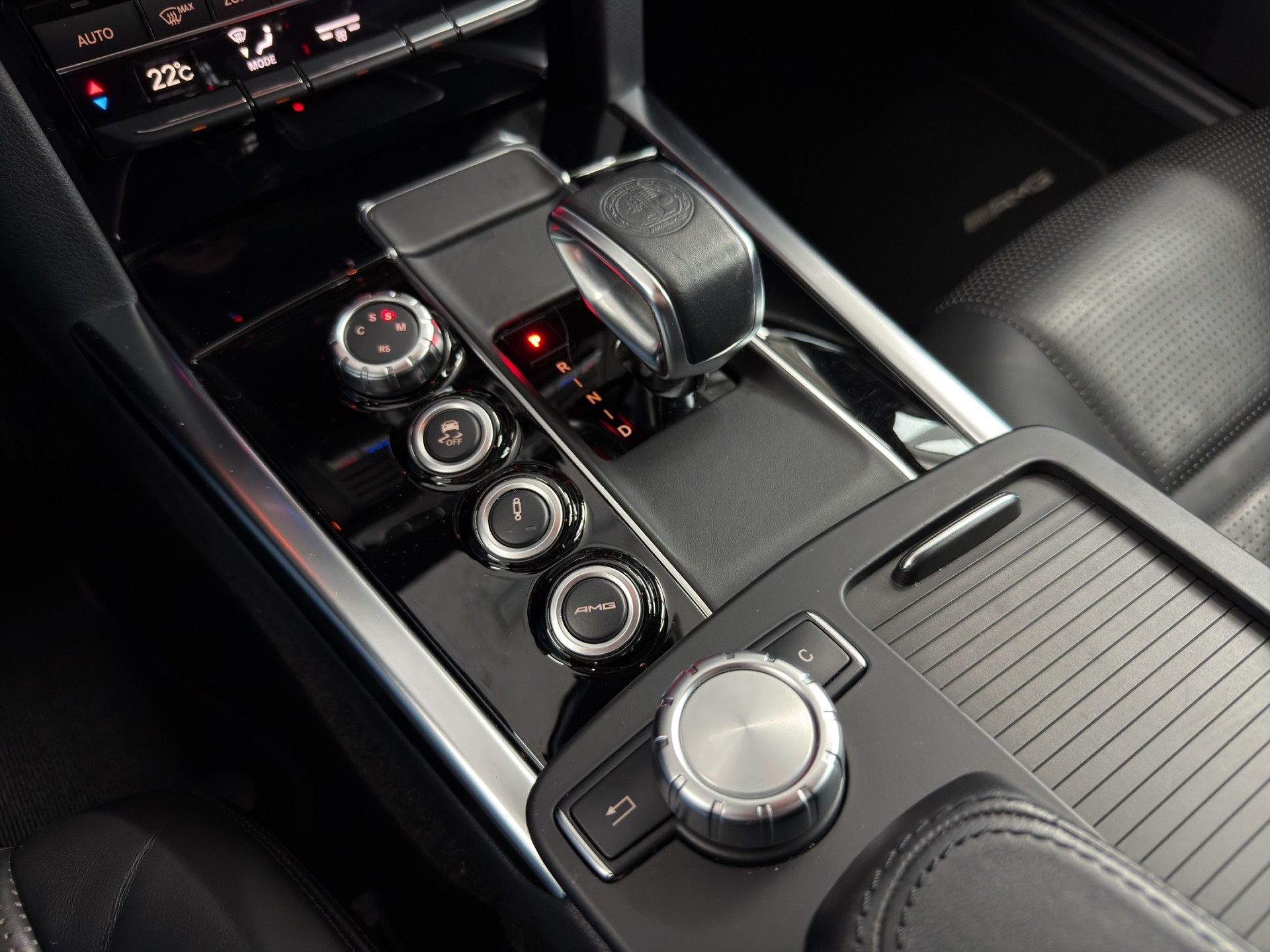 MERCEDES-BENZ E 63 AMG 4Matic Speedshift-image-15