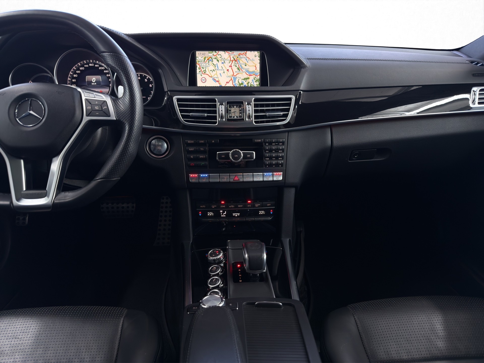 MERCEDES-BENZ E 63 AMG 4Matic Speedshift-image-11