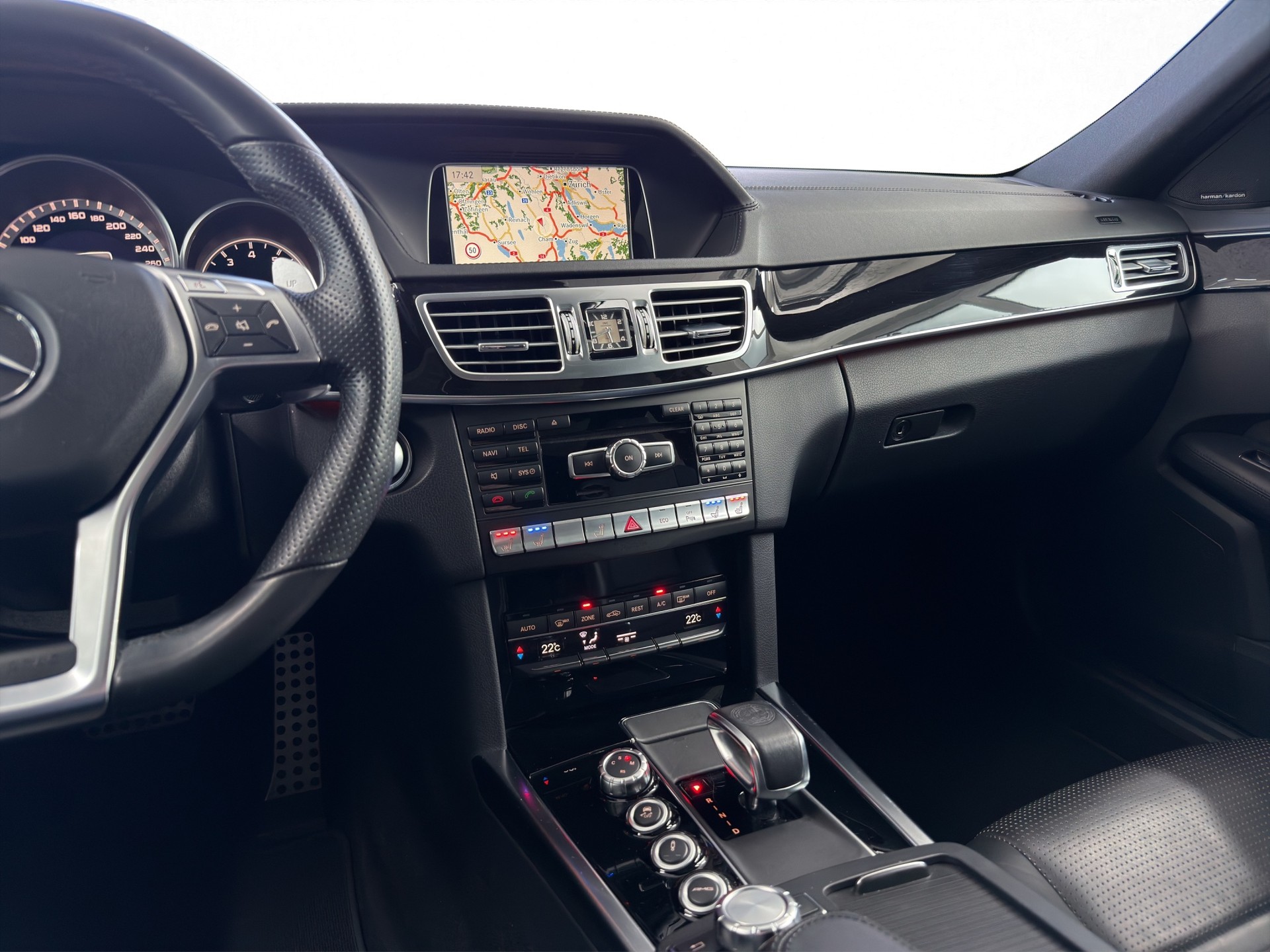 MERCEDES-BENZ E 63 AMG 4Matic Speedshift-image-12