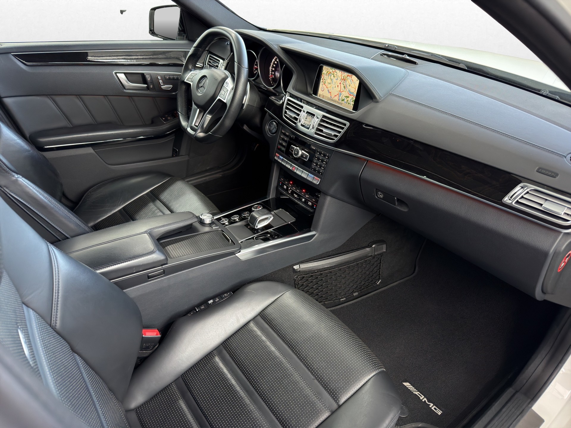 MERCEDES-BENZ E 63 AMG 4Matic Speedshift-image-22