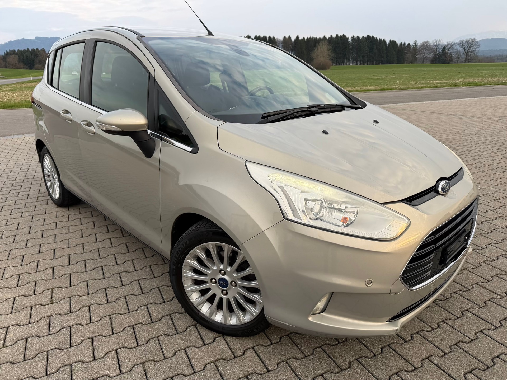 FORD B-Max 1.6 Ti-VCT Trend PowerShift-image-1