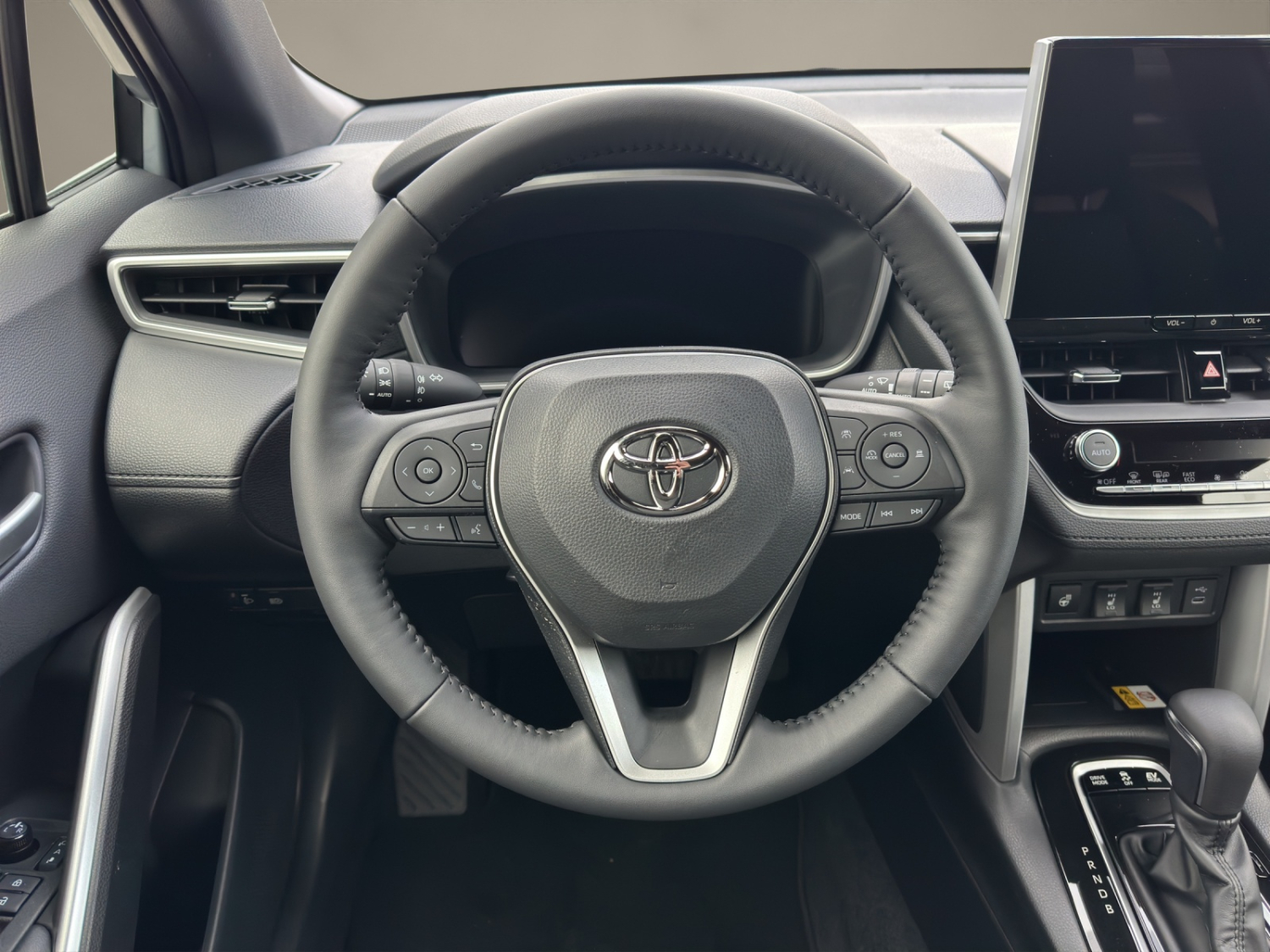 TOYOTA Corolla Cross 2.0 HSD Trend AWD-i-image-14