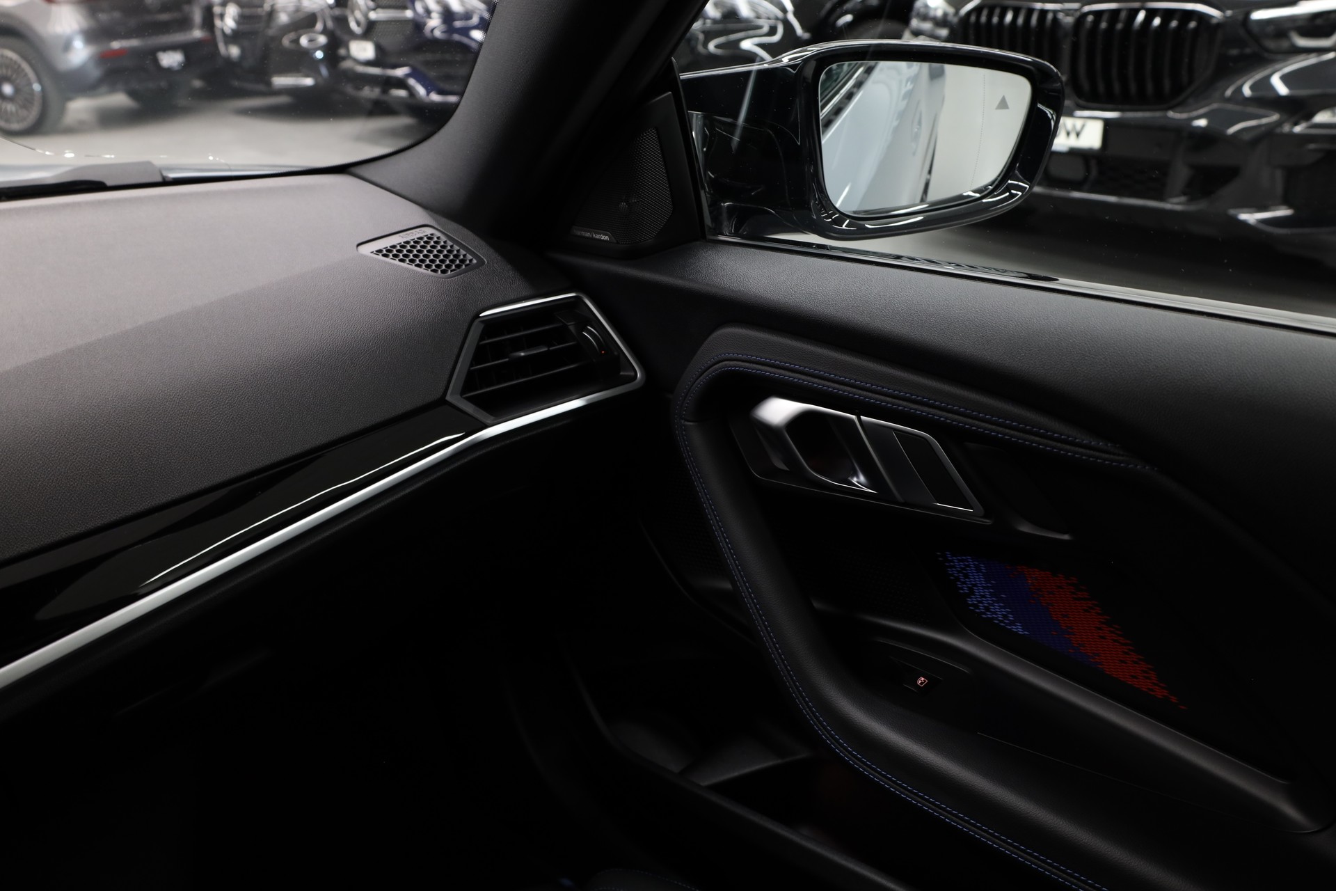 BMW M240i xDrive Coupé-image-21