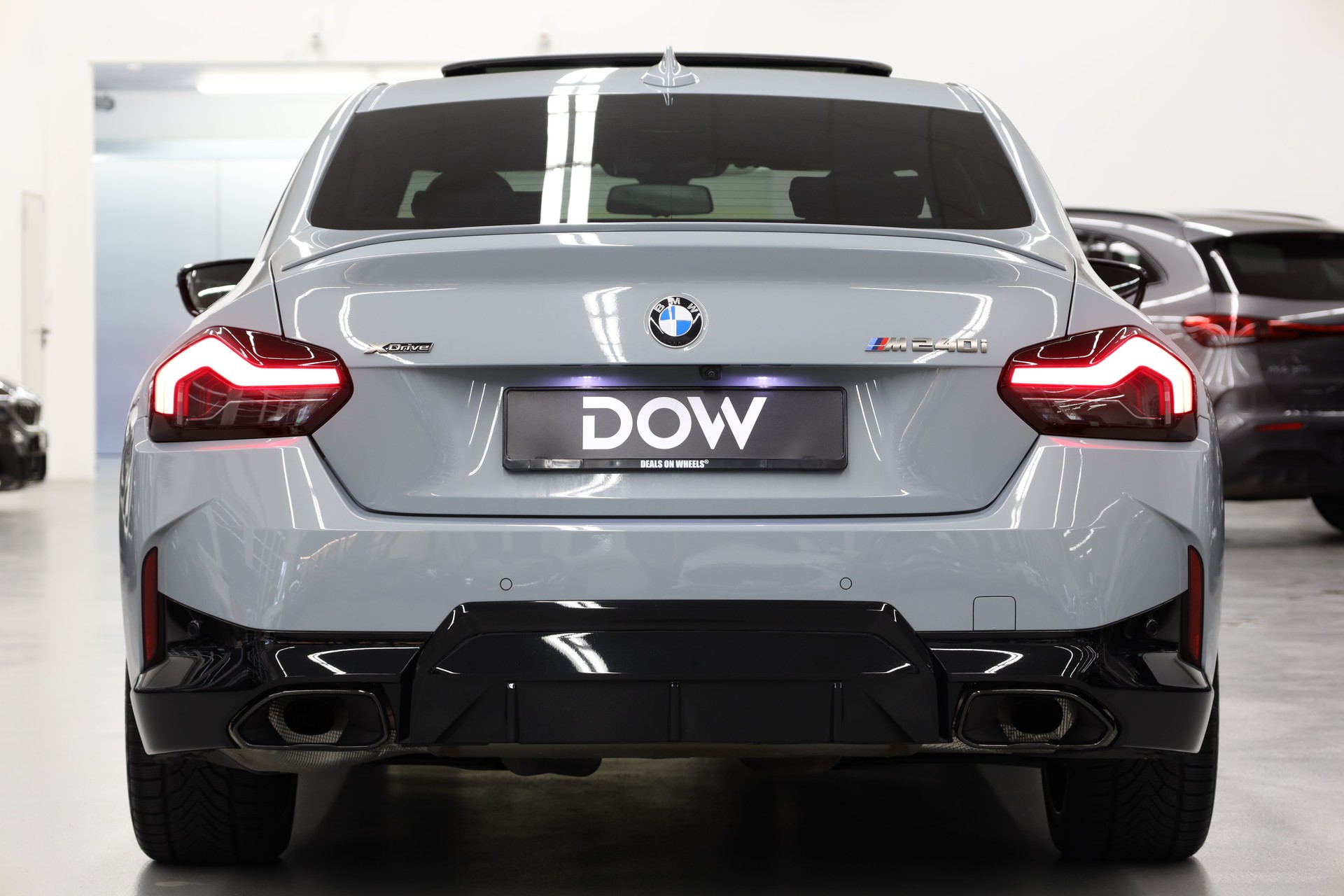 BMW M240i xDrive Coupé-image-9