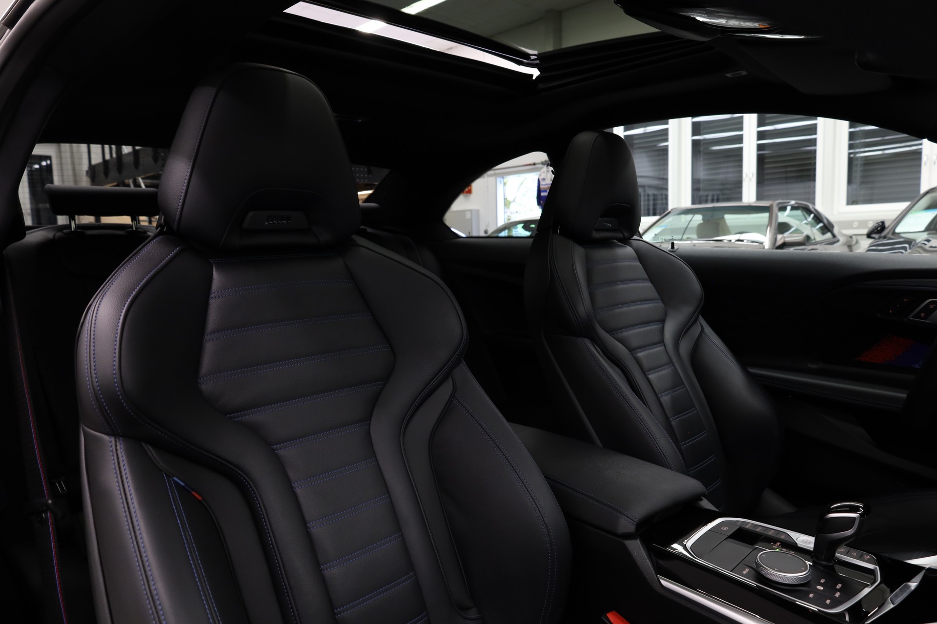 BMW M240i xDrive Coupé-image-17