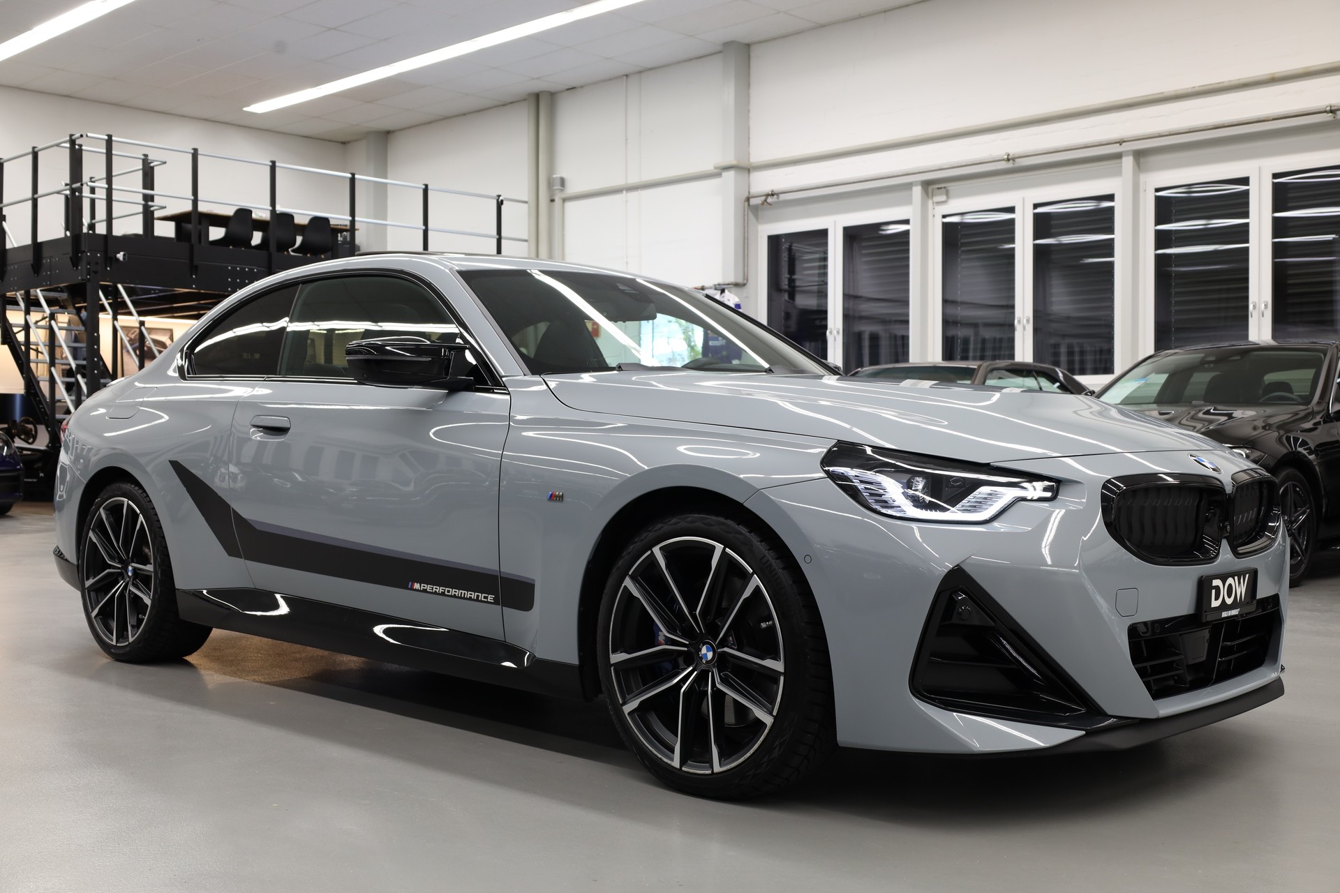 BMW M240i xDrive Coupé-showroom-element-1