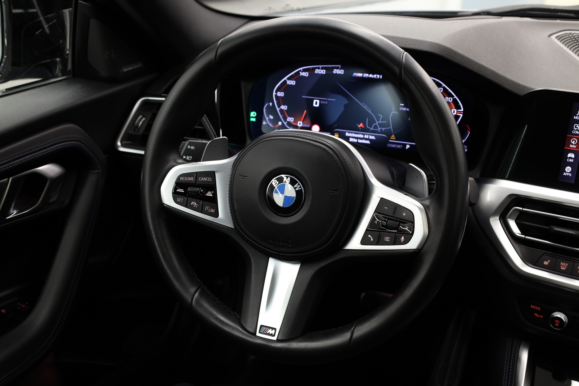 BMW M240i xDrive Coupé-image-18