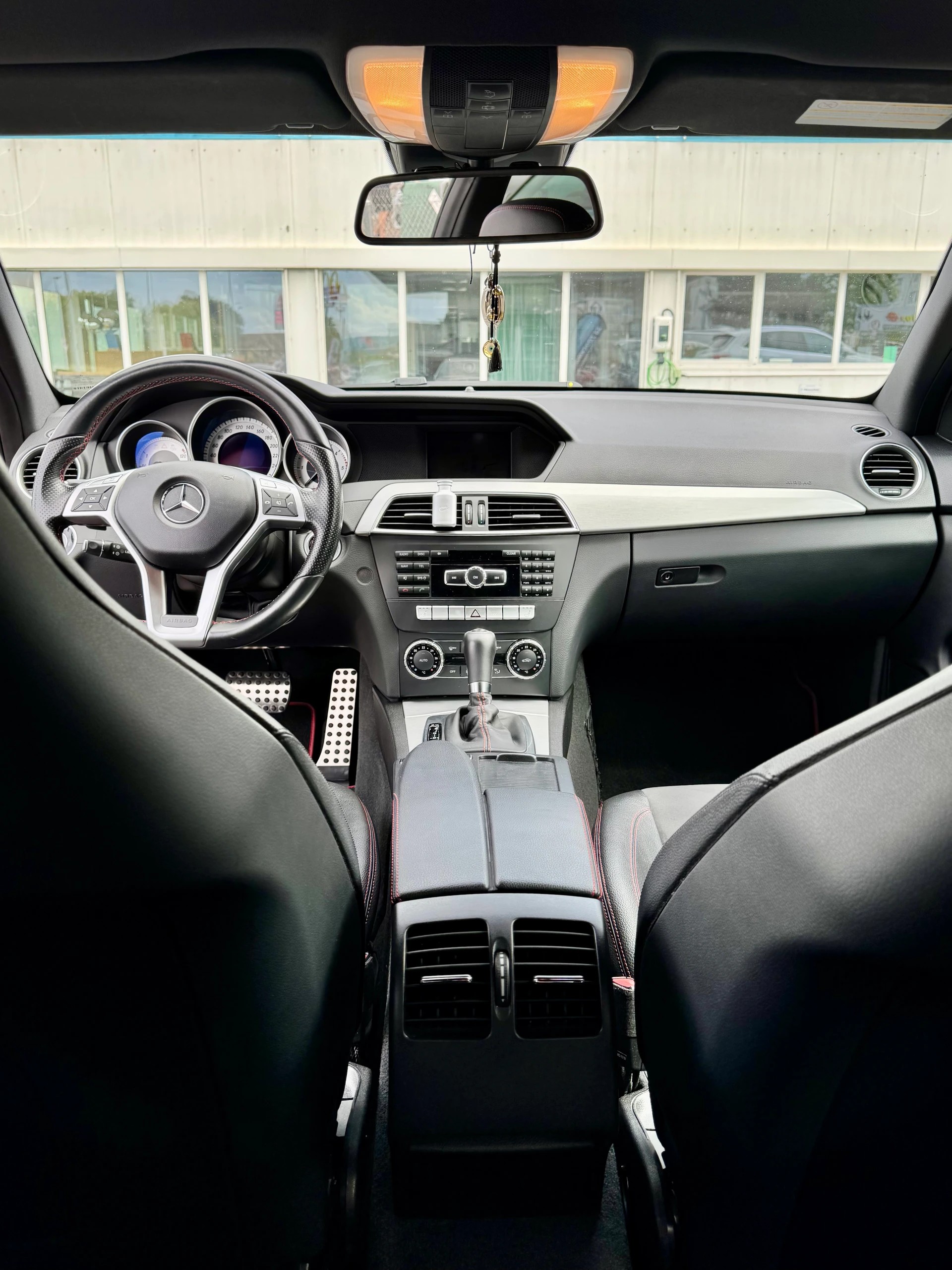 MERCEDES-BENZ C 250 CDI Sport-image-16
