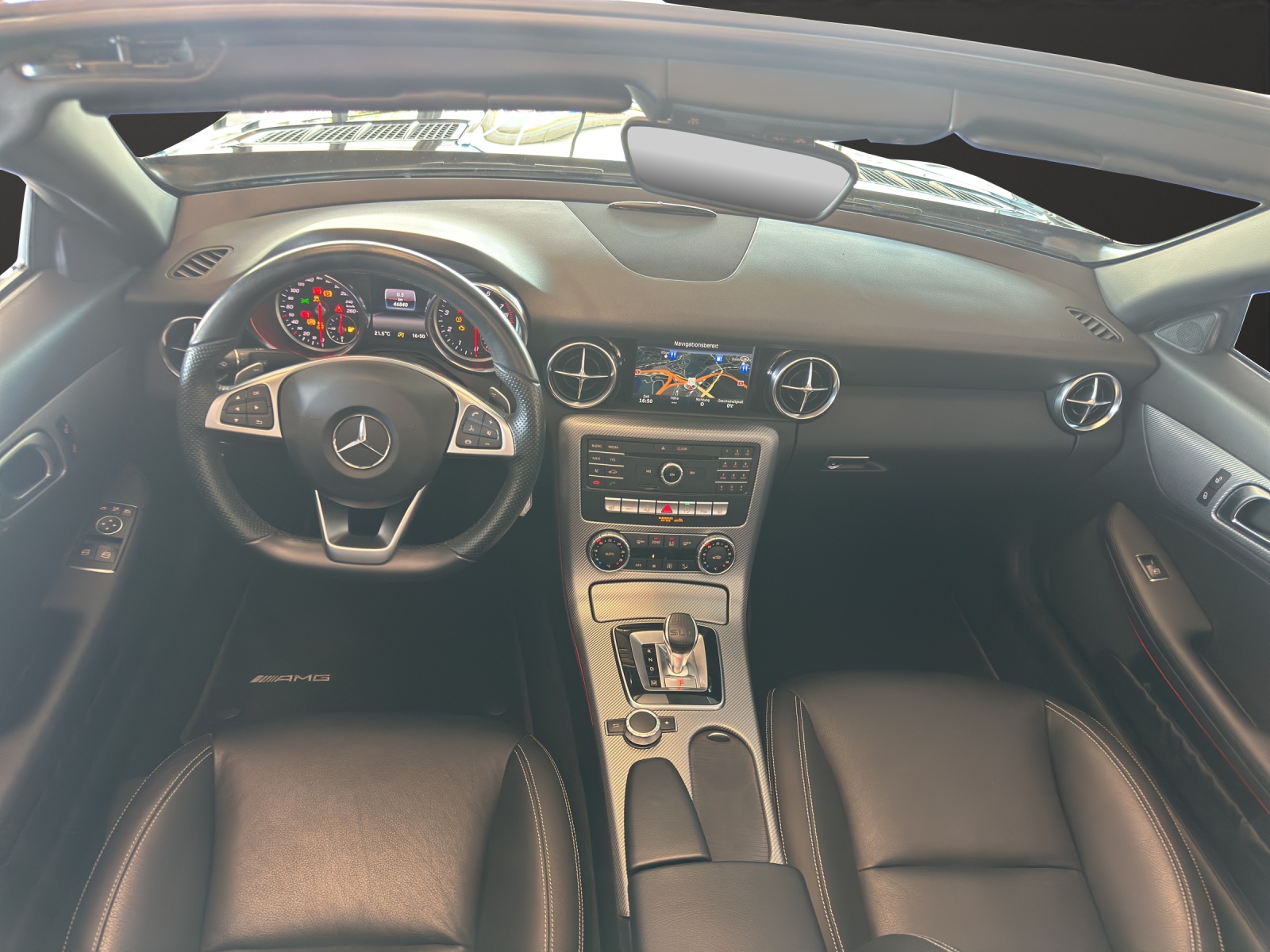 MERCEDES-BENZ SLC 300 AMG Line-image-9