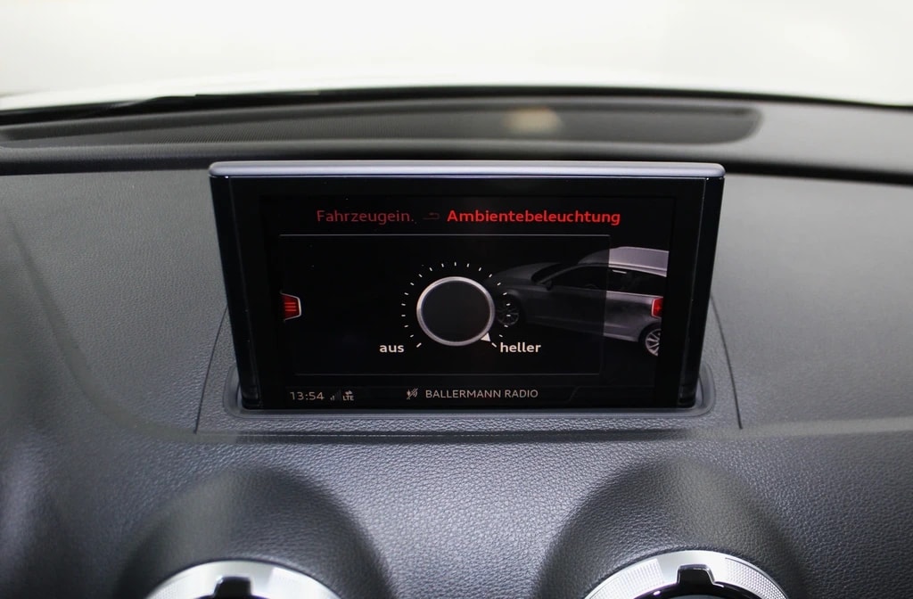 AUDI S3 Sportback 2.0 TFSI quattro S-tronic / CH-Fahrzeug-image-24