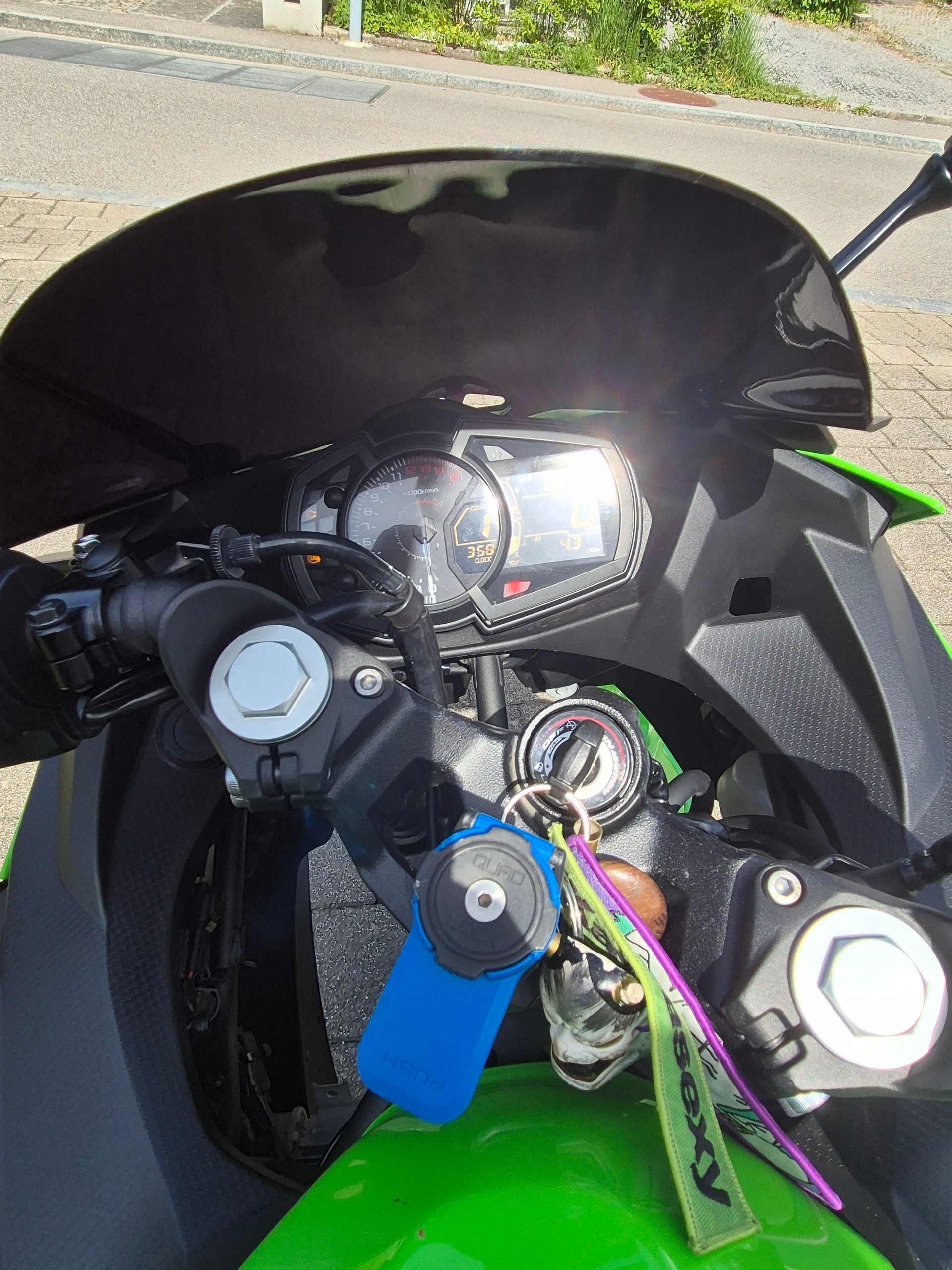 KAWASAKI Ninja 400-image-4