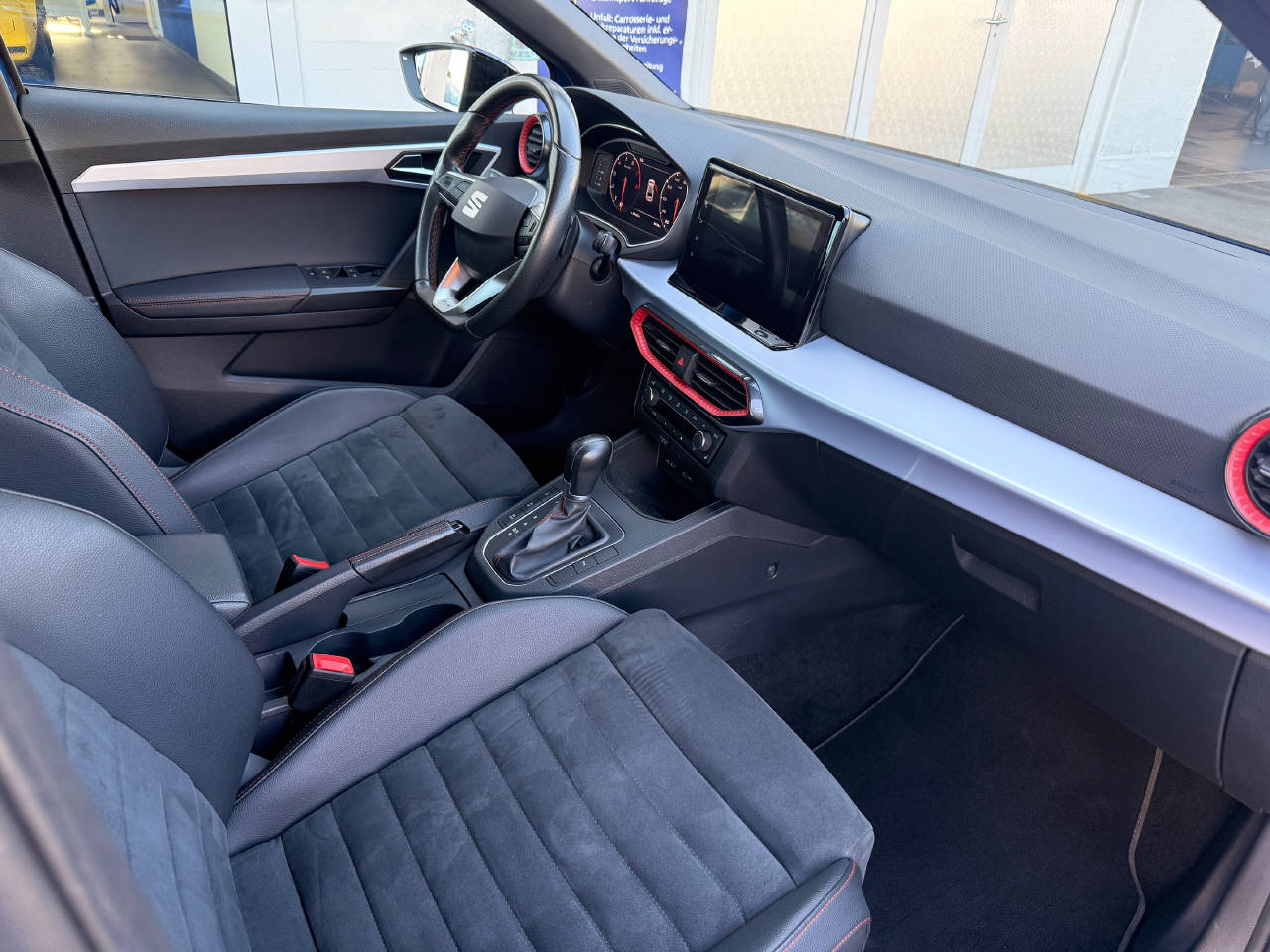 SEAT Ibiza 1.0 TSI 110 Hola FR DSG-image-11