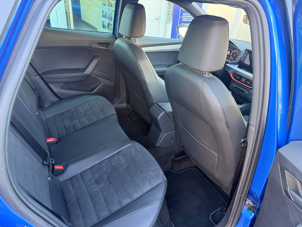 SEAT Ibiza 1.0 TSI 110 Hola FR DSG-image-10
