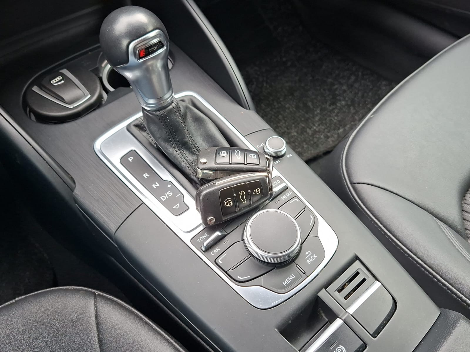 AUDI A3 Sportback 1.6 TDI Ambition S-tronic ** Service & Expertise du jour ** Frish Service & MFK ** Rabais plaques % **-image-8