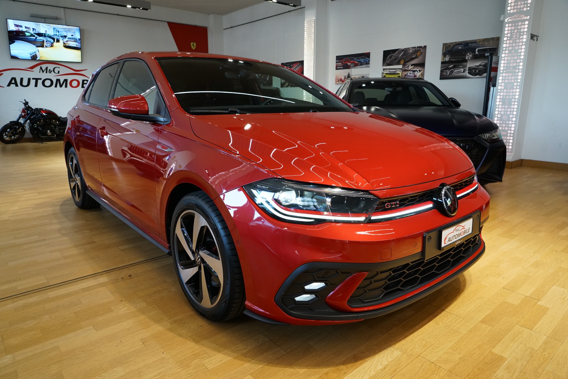 VW Polo 2.0 TSI GTI DSG Kings Red Metallic-showroom-element-2