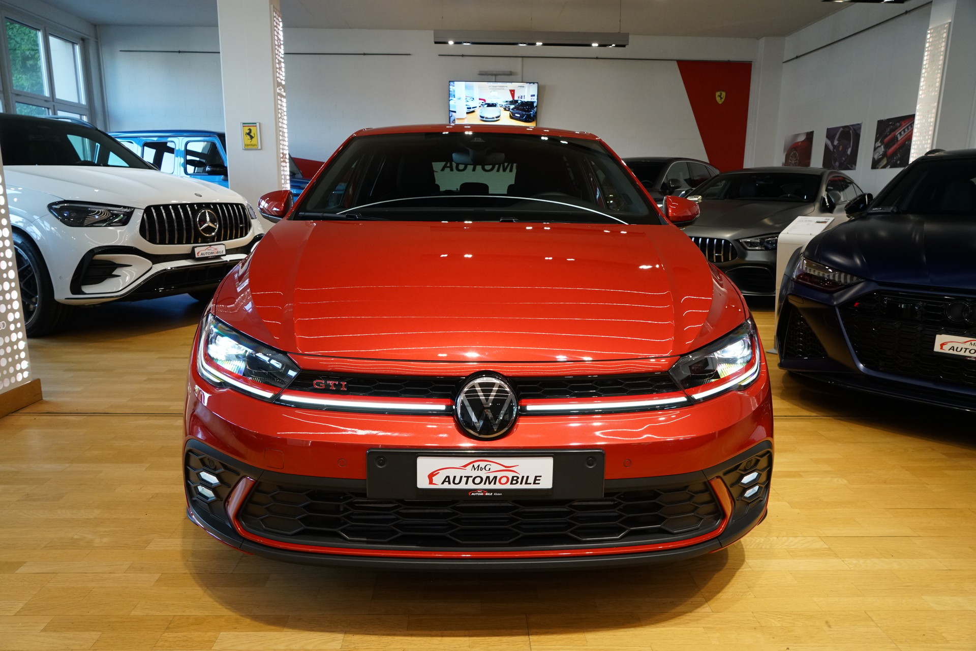 VW Polo 2.0 TSI GTI DSG Kings Red Metallic-showroom-element-1