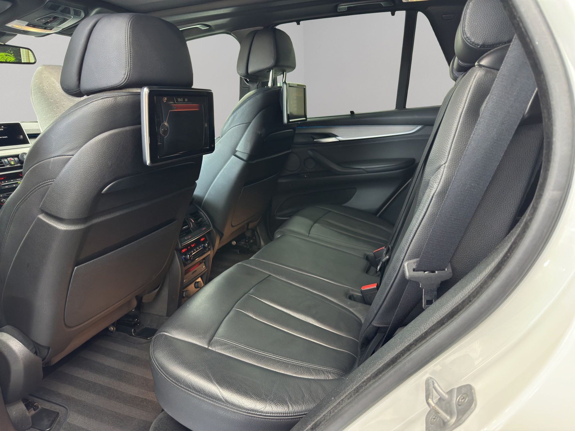 BMW X5 xDrive M50d Steptronic-image-10
