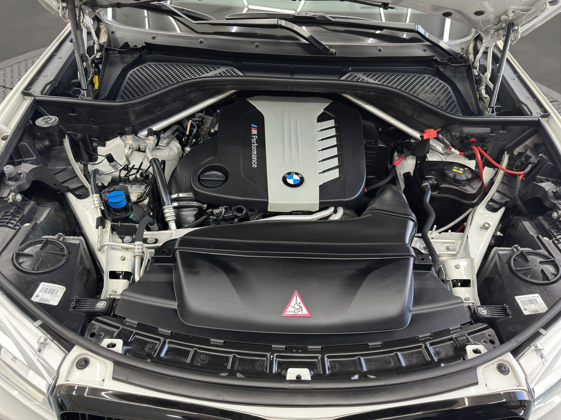 BMW X5 xDrive M50d Steptronic-image-18