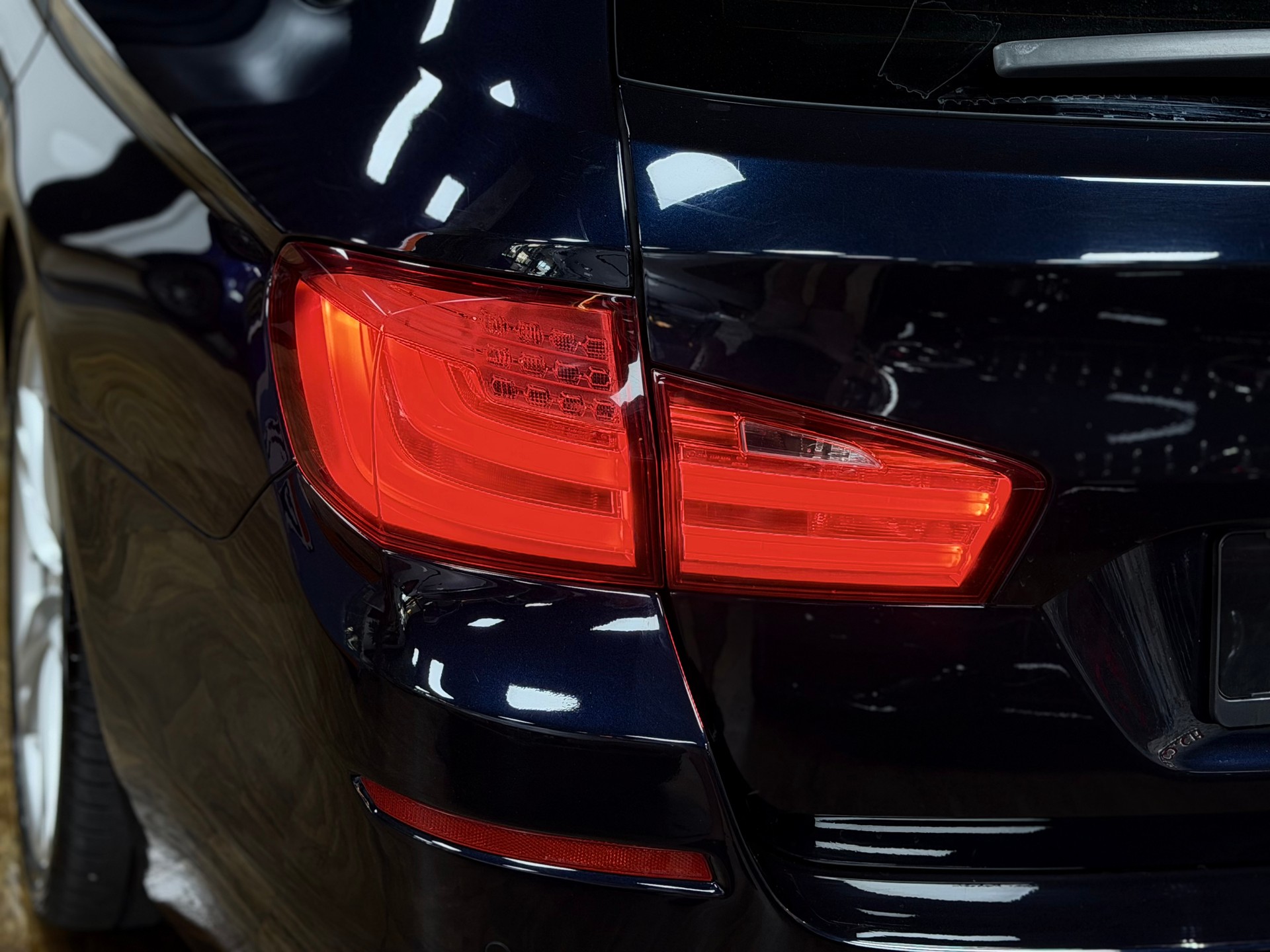 BMW M550d xDrive Touring Steptronic-image-8