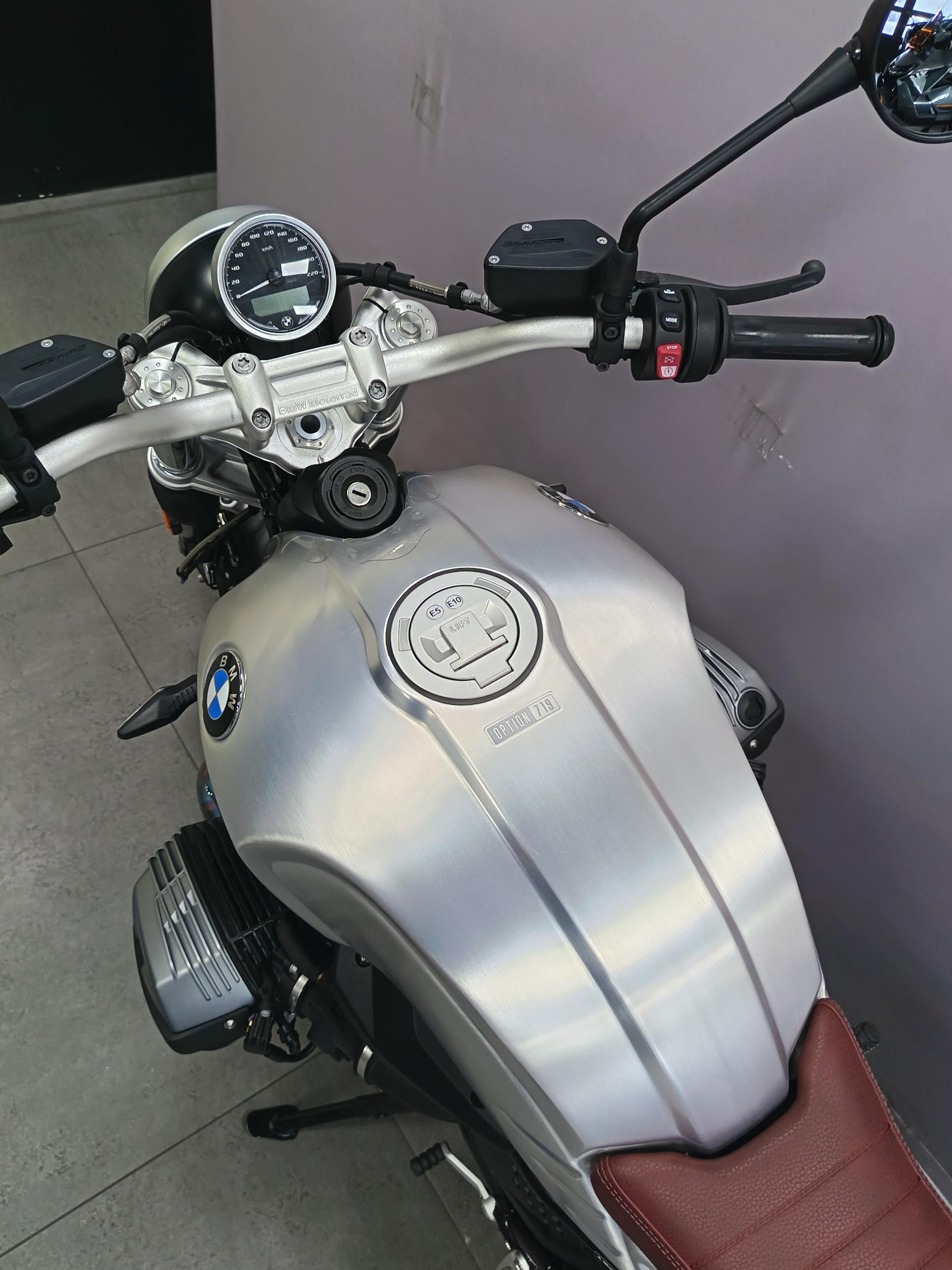 BMW R nineT Scrambler-image-4