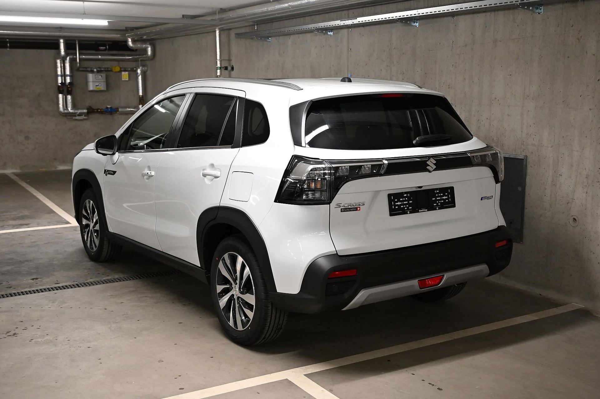 SUZUKI S-Cross 1.4 T Sakura Top Hybrid 4x4-image-8