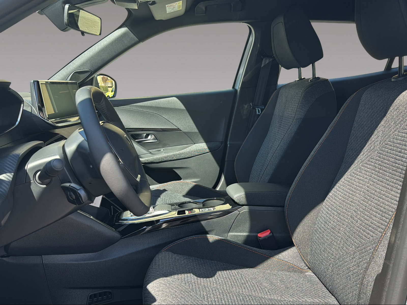 PEUGEOT 2008 e-Style 156 PS-image-9