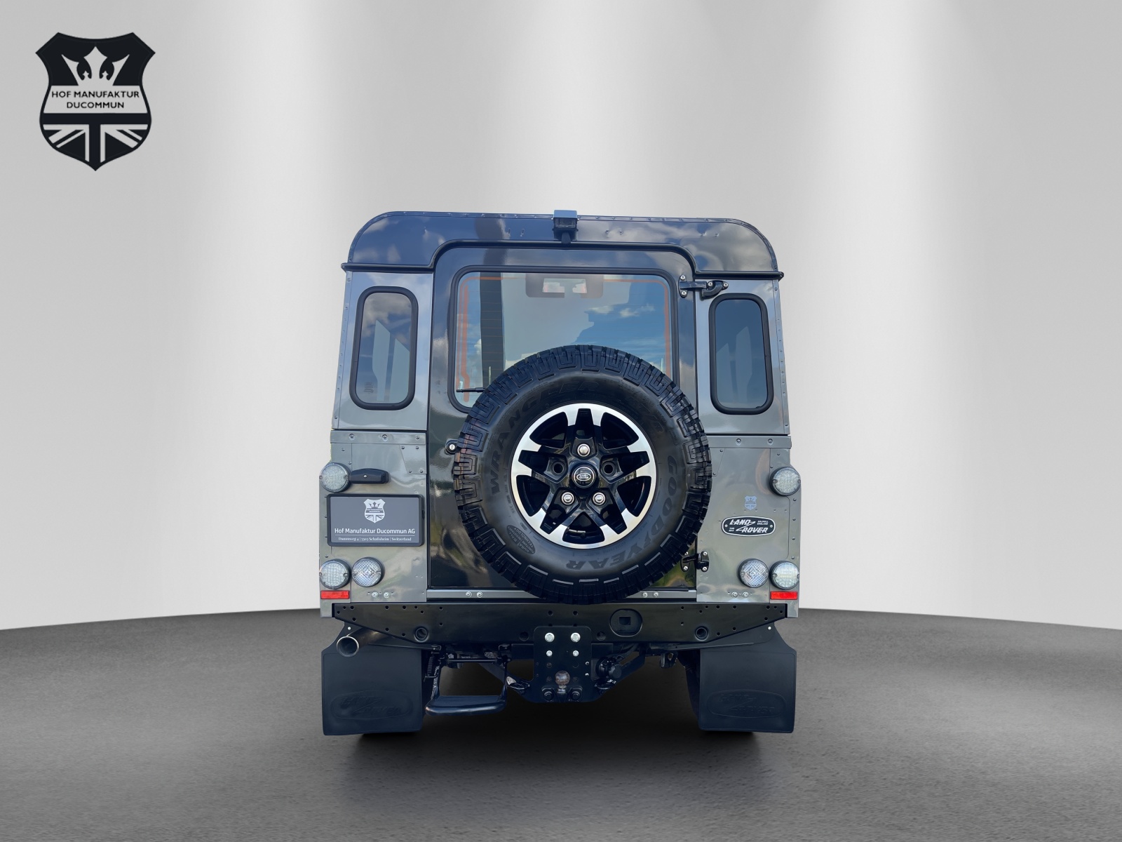 LAND ROVER Defender 110 2.2 TD4 Station Wagon Adventure-image-4