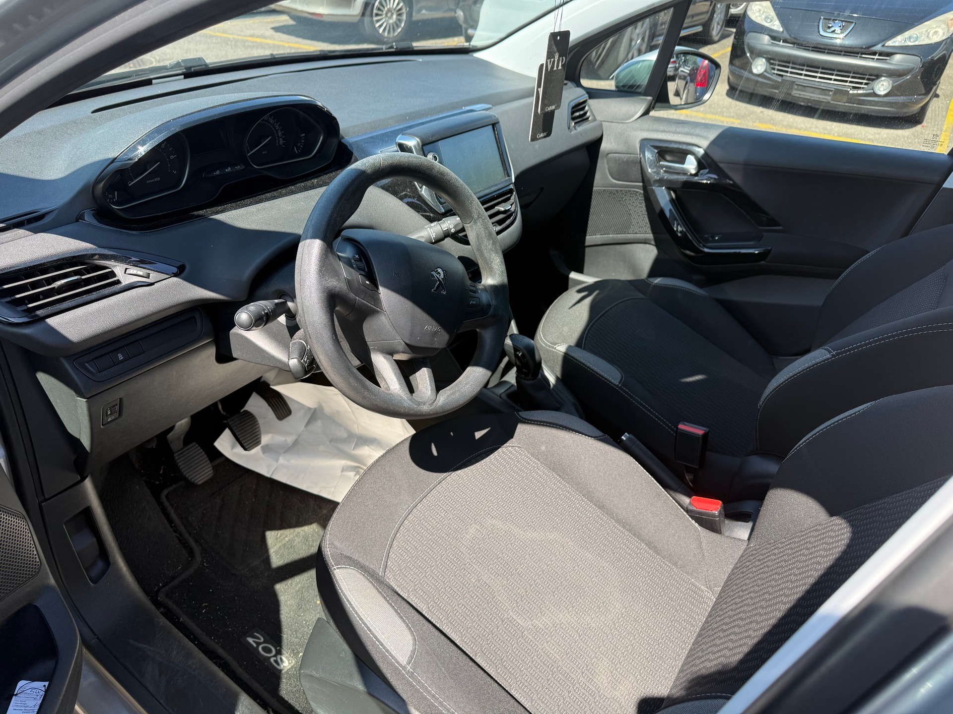 PEUGEOT 208 1.2 PureTech Access-image-7