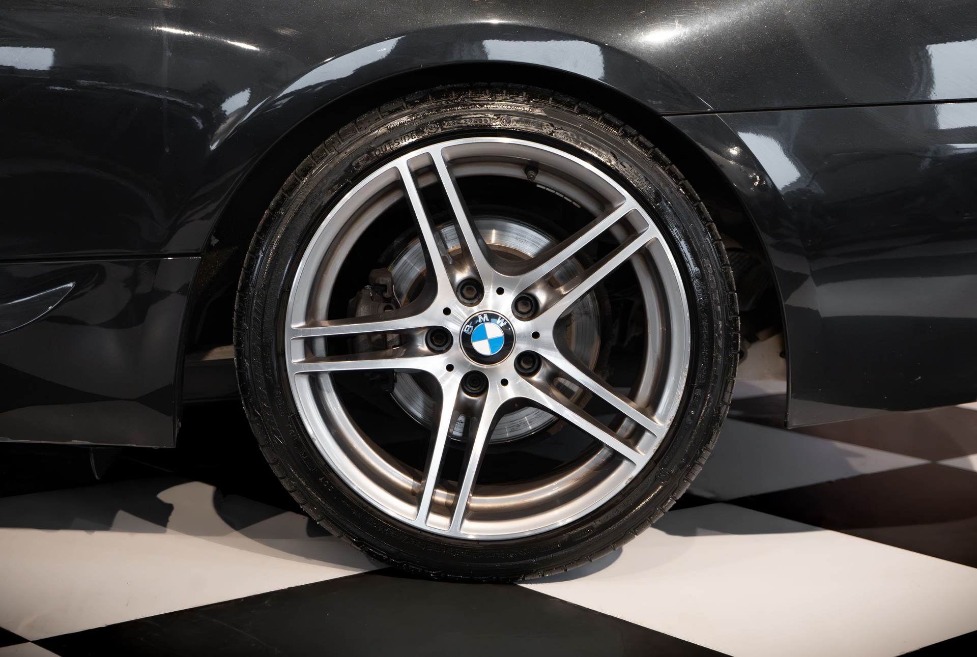 BMW 320i Cabriolet-image-14