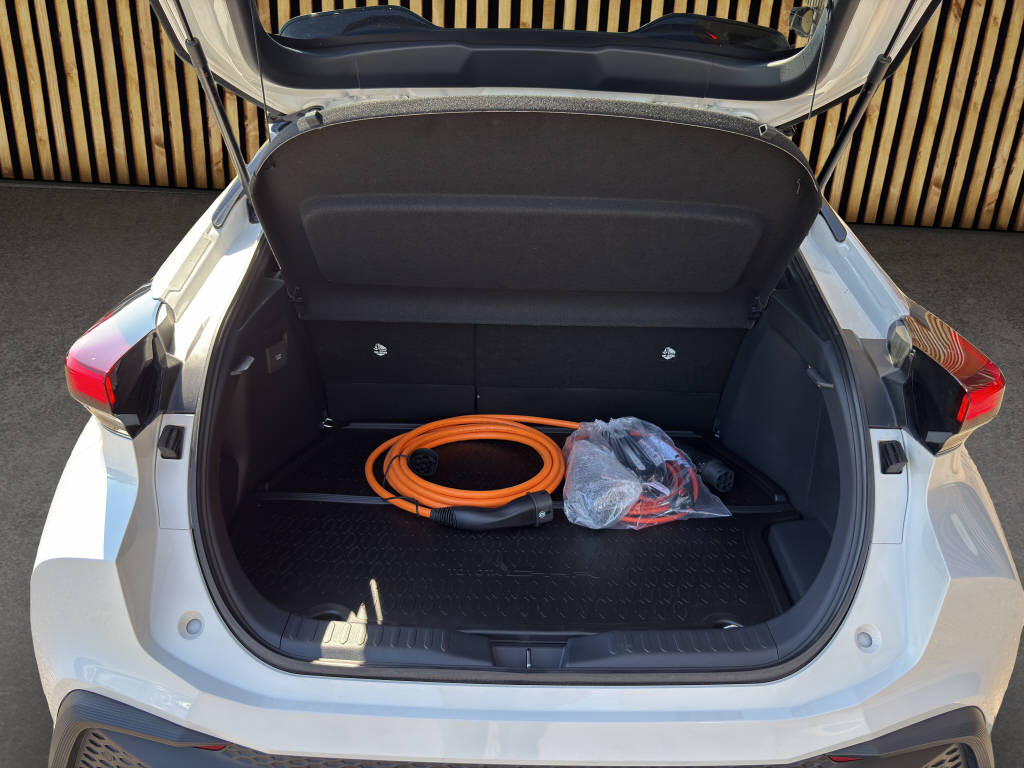 TOYOTA C-HR 2.0 PHEV Trend-image-13