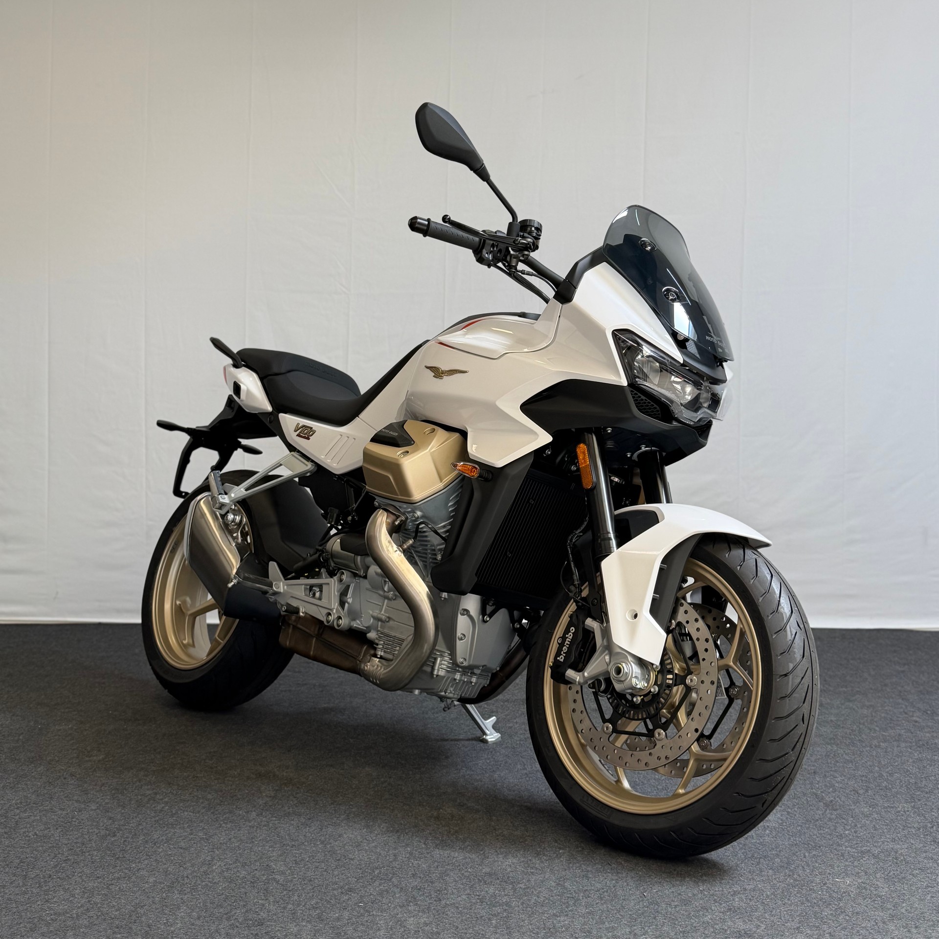 MOTO GUZZI V100 Mandello-image-1