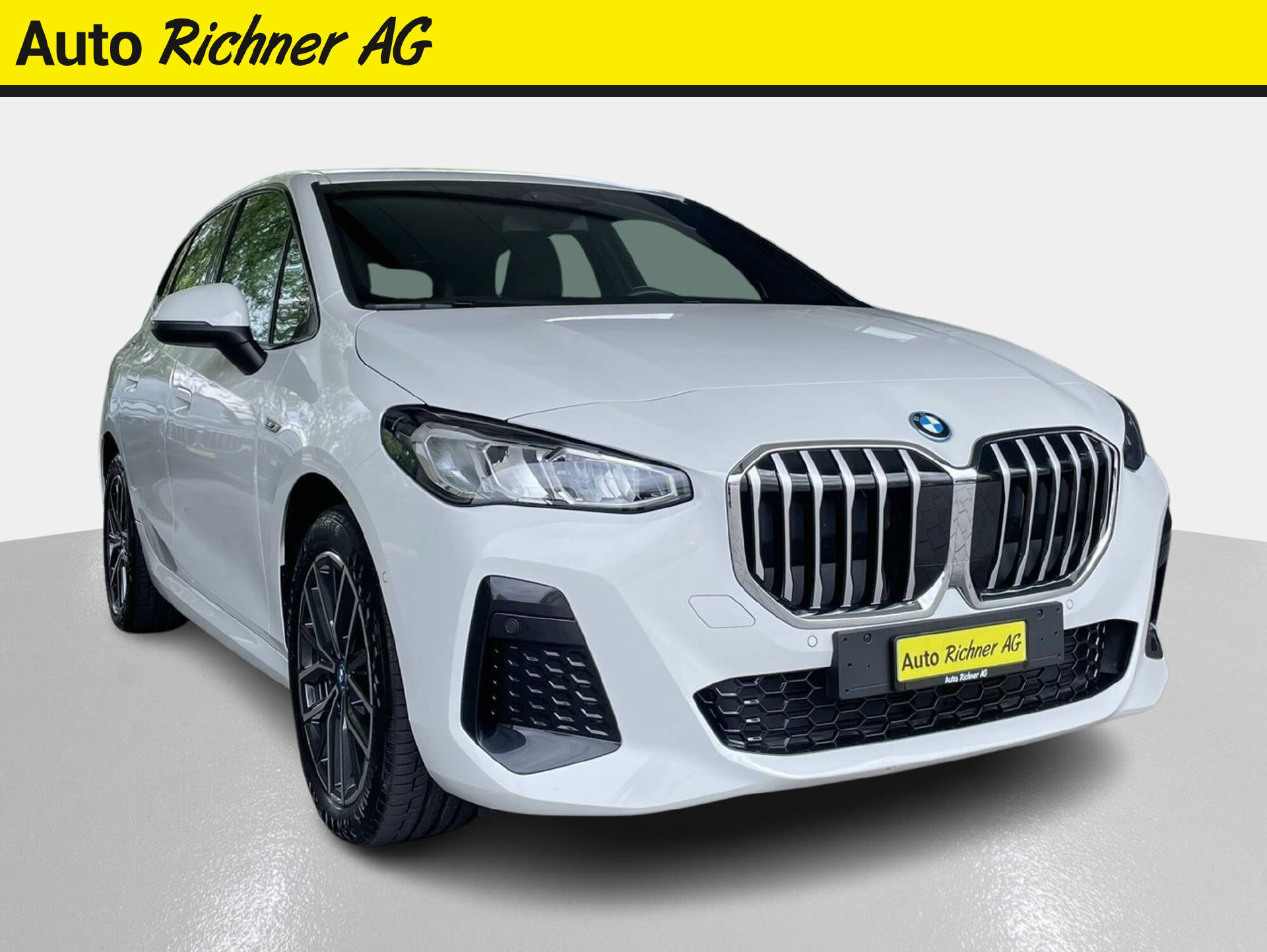 BMW 225e xDrive paddles Active Tourer